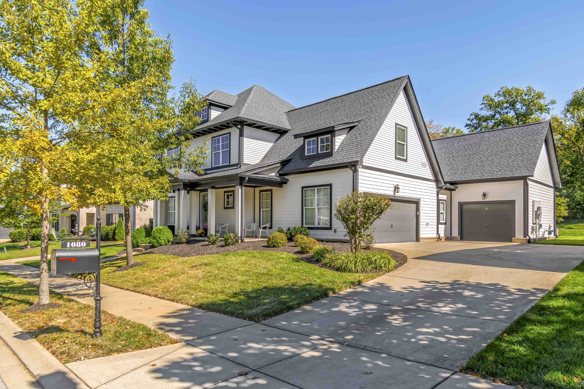 1080 Memorial Dr