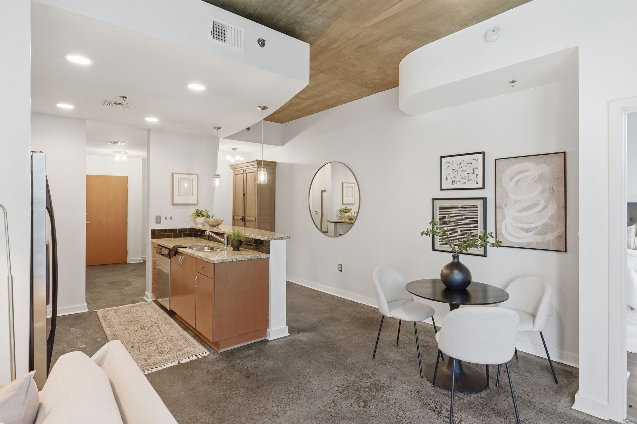 301 Demonbreun St 1418