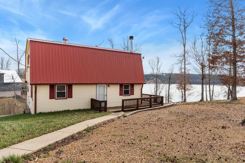 722 Driftwood Dr Lobelville TN 37097