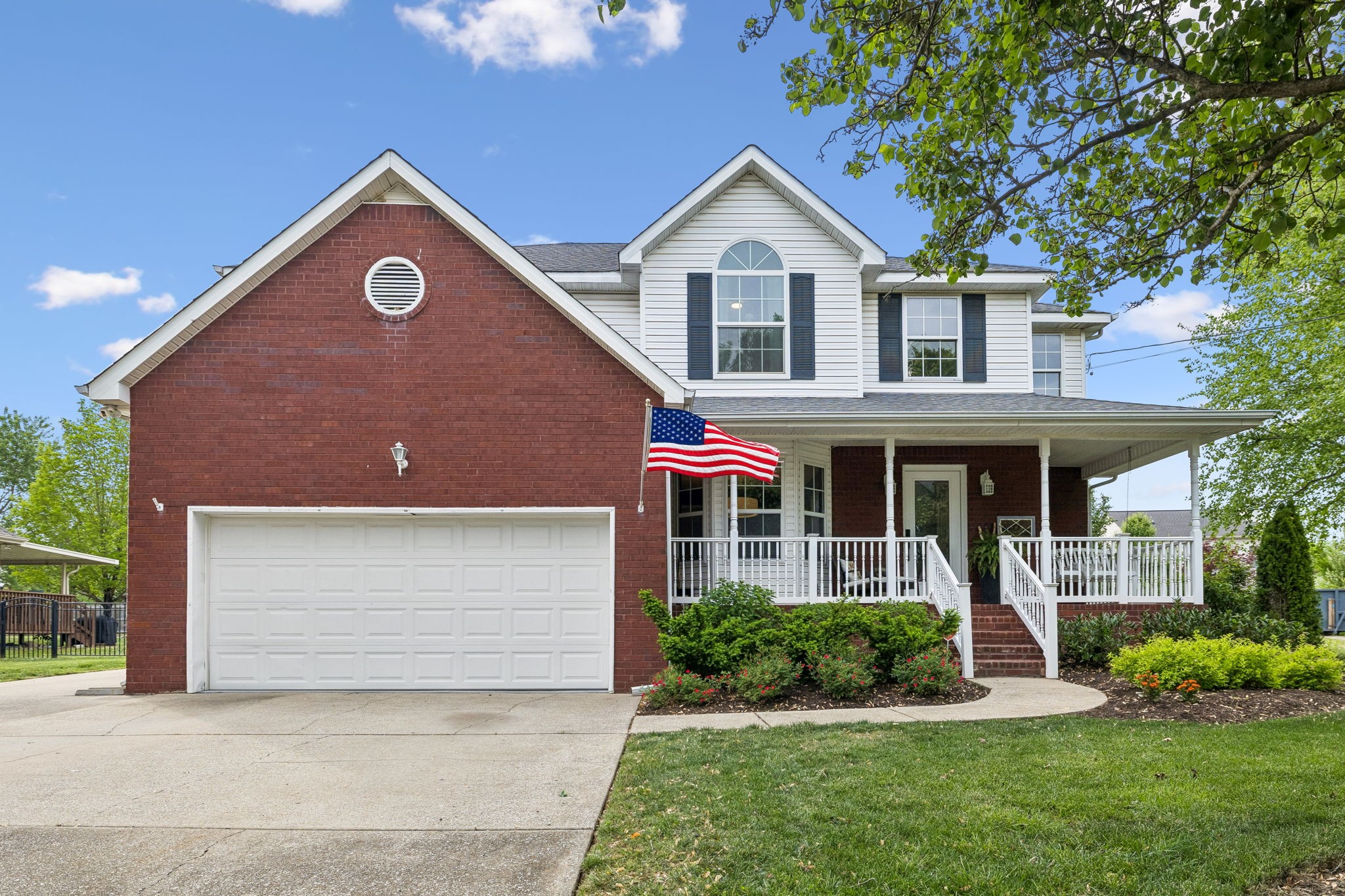 105 Hedge Ct