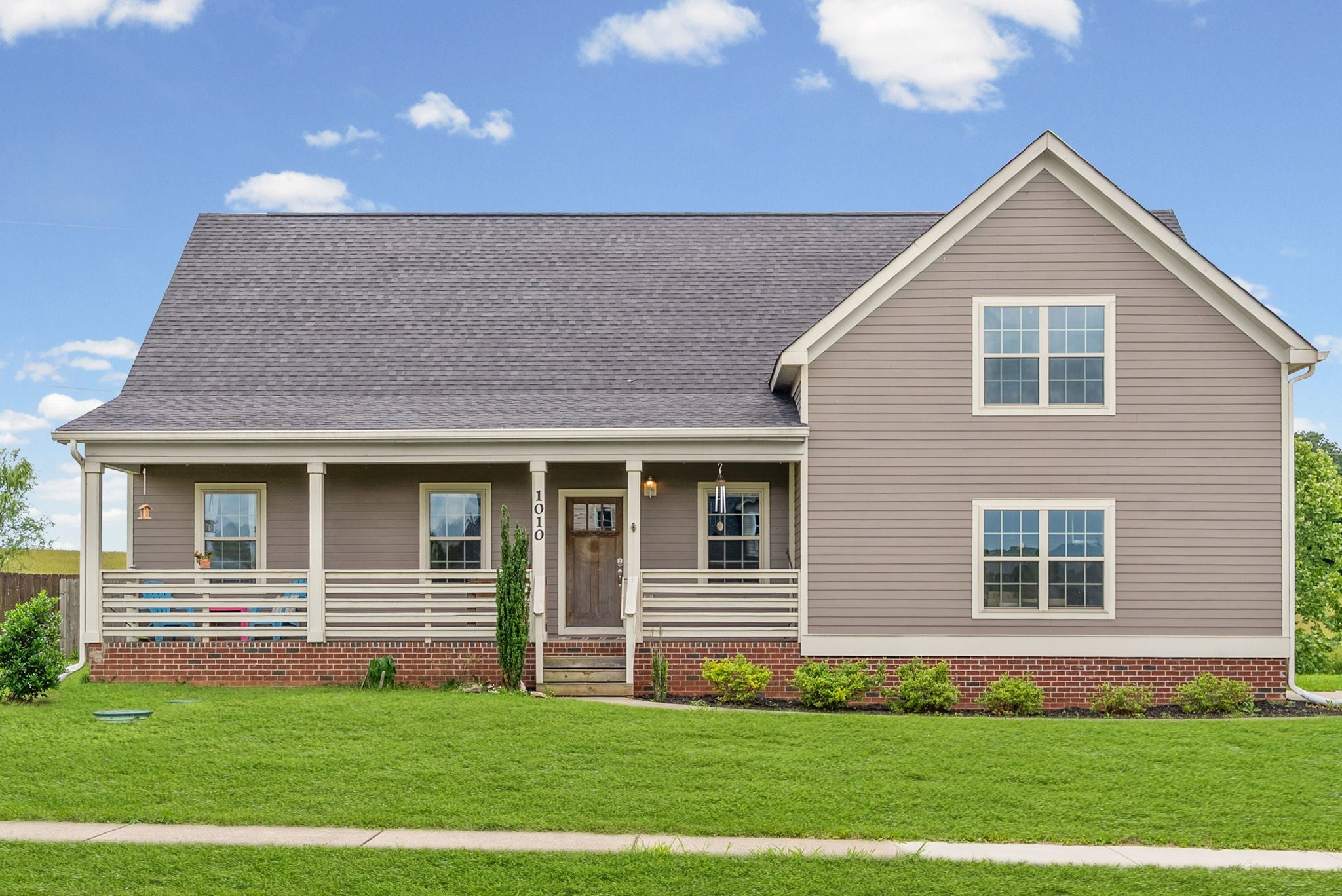1010 Tulip Dr