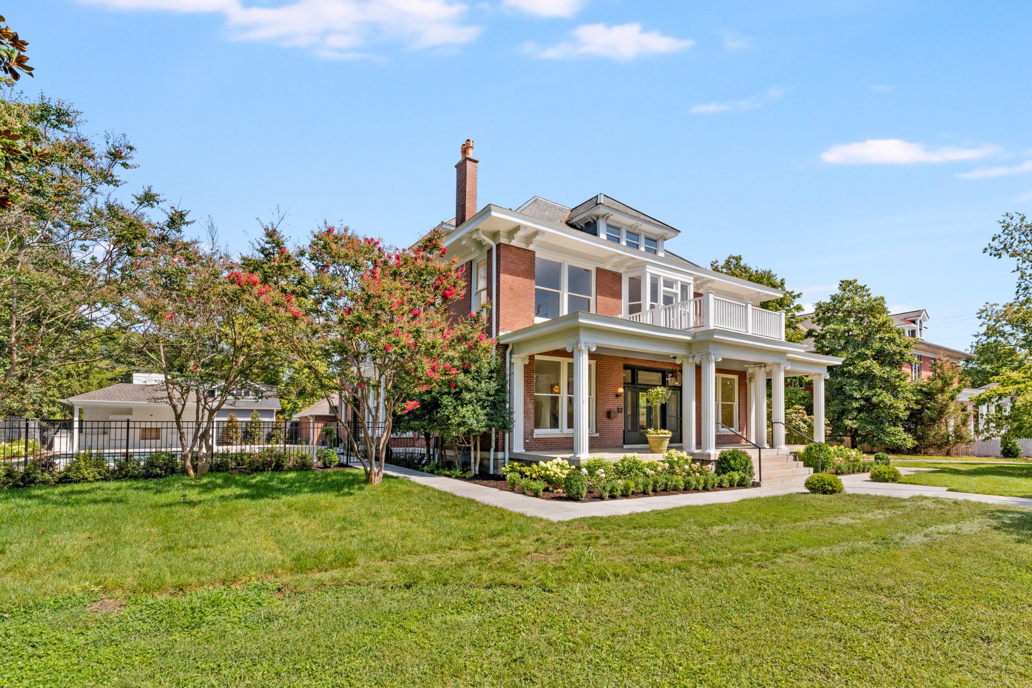 746 Benton Ave