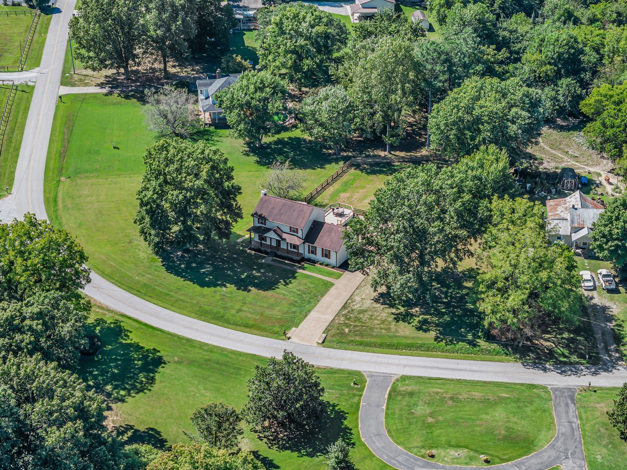 305 Lee Rd