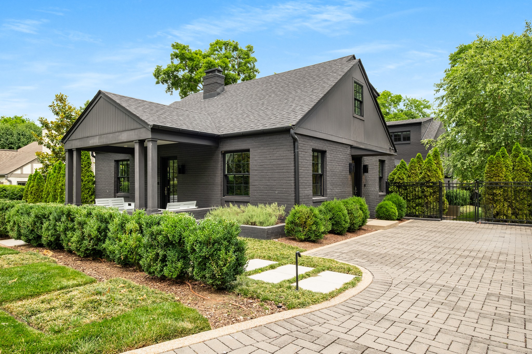 2804 Hawthorne Pl