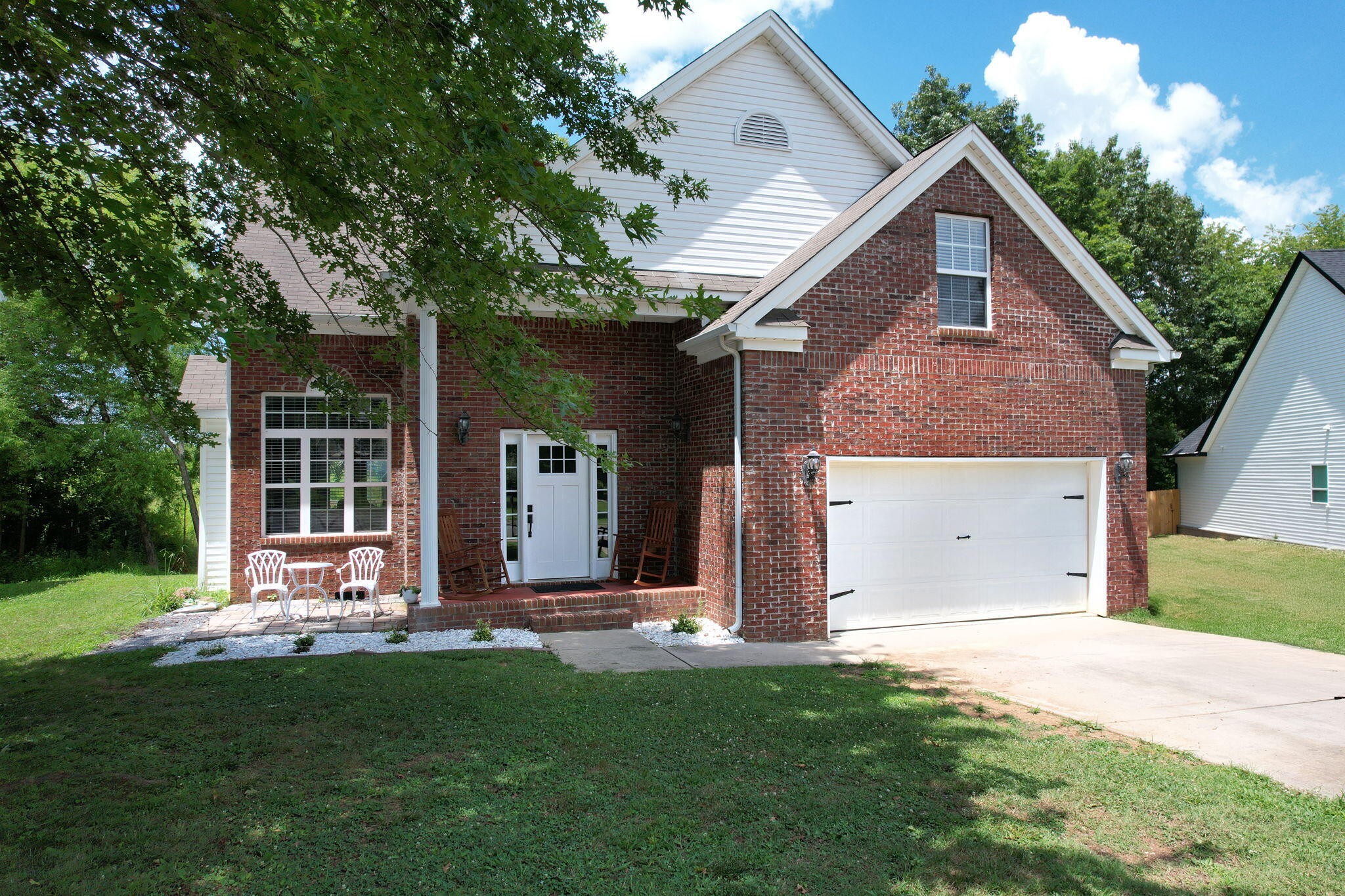 3120 Pin Oaks Circle NE