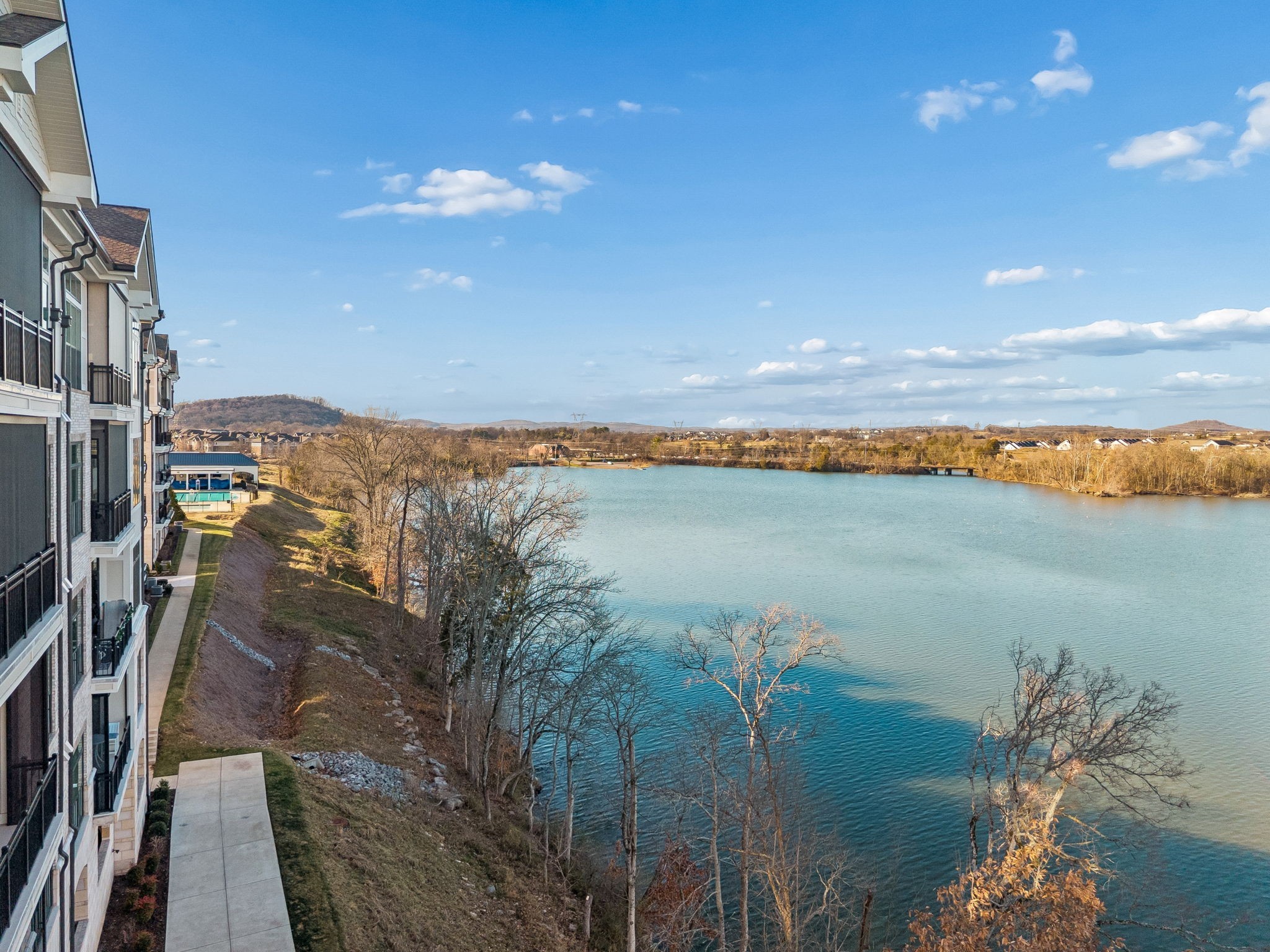 1024 Club View Dr D202