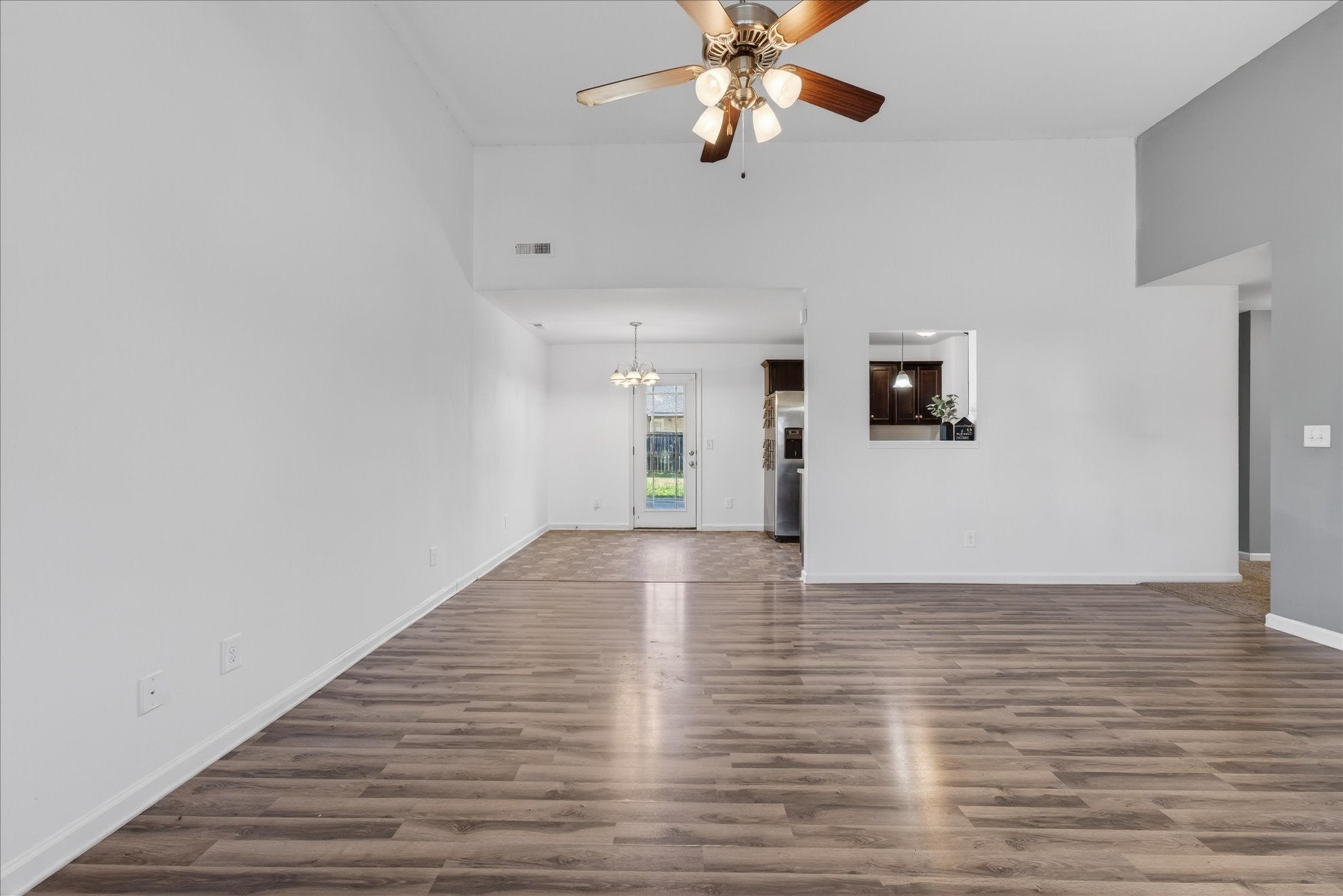 837 Shelton Cir