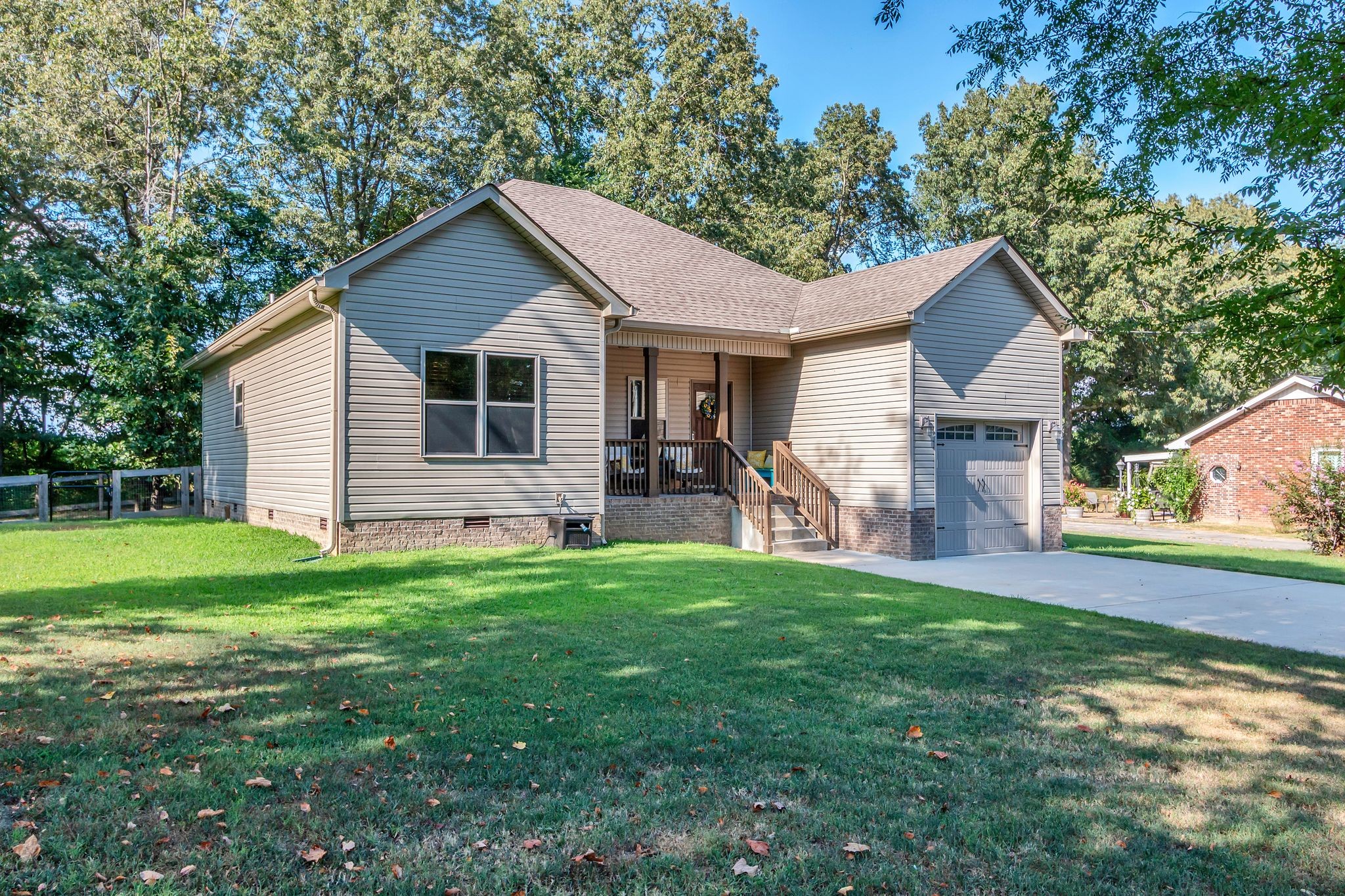 Burns, Tennessee 37029, United States, 3 Bedrooms Bedrooms, ,3 BathroomsBathrooms,Residential,Pending,188130