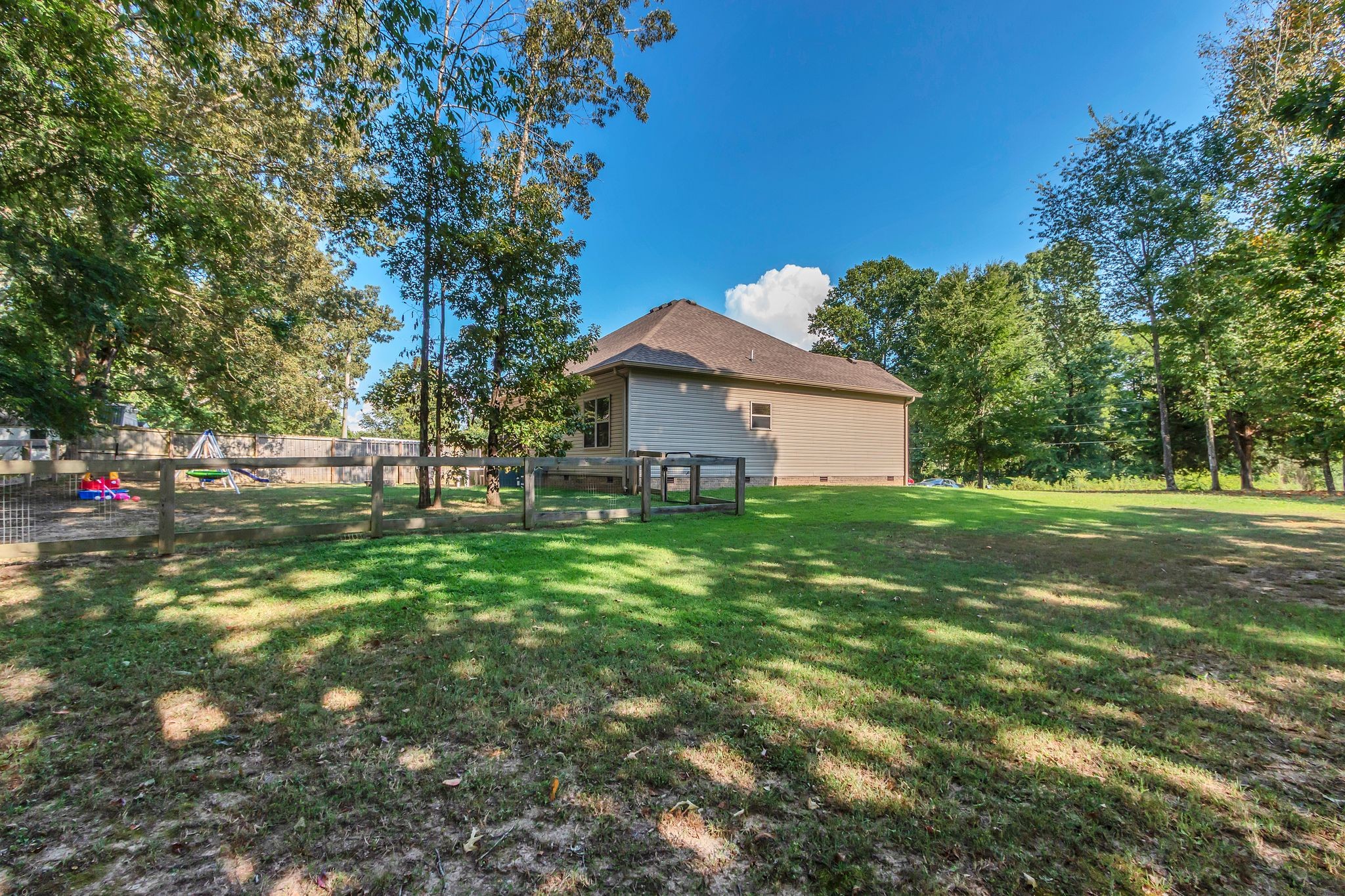 Burns, Tennessee 37029, United States, 3 Bedrooms Bedrooms, ,3 BathroomsBathrooms,Residential,Pending,188130