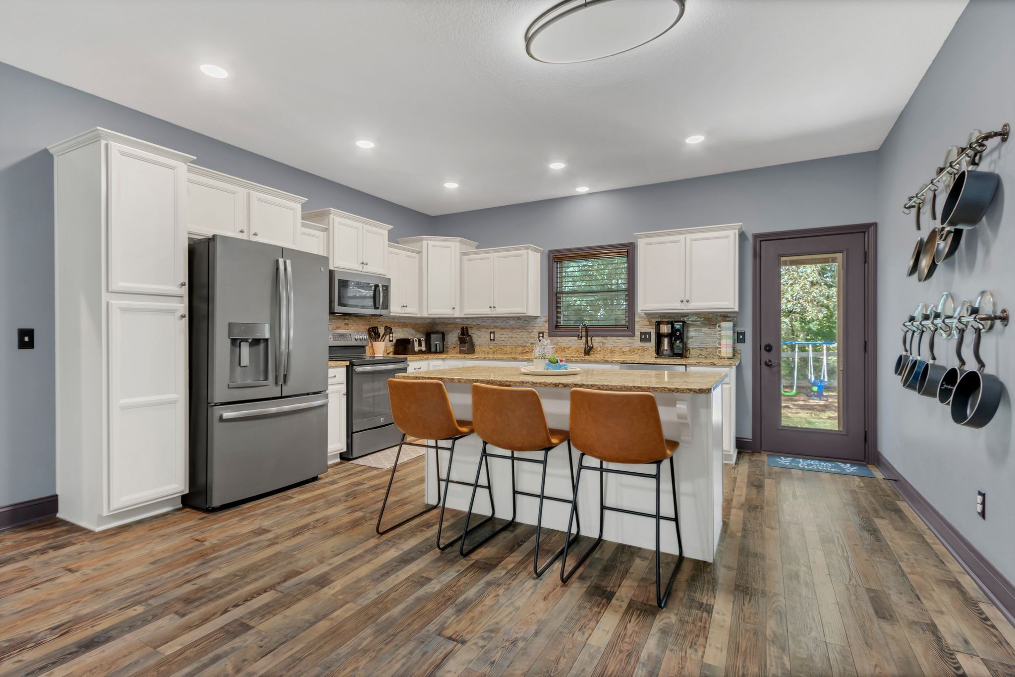 Burns, Tennessee 37029, United States, 3 Bedrooms Bedrooms, ,3 BathroomsBathrooms,Residential,Pending,188130