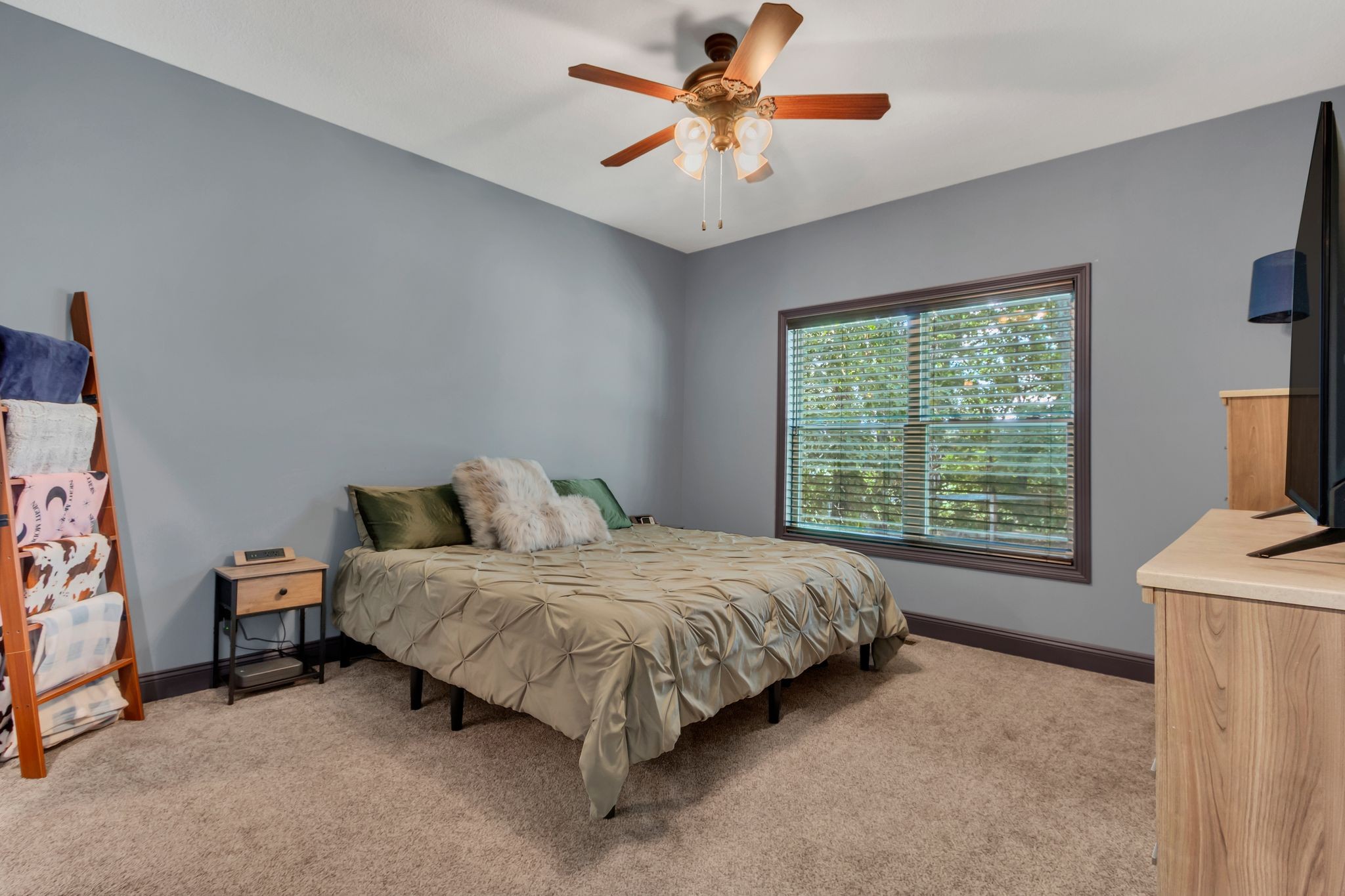 Burns, Tennessee 37029, United States, 3 Bedrooms Bedrooms, ,3 BathroomsBathrooms,Residential,Pending,188130