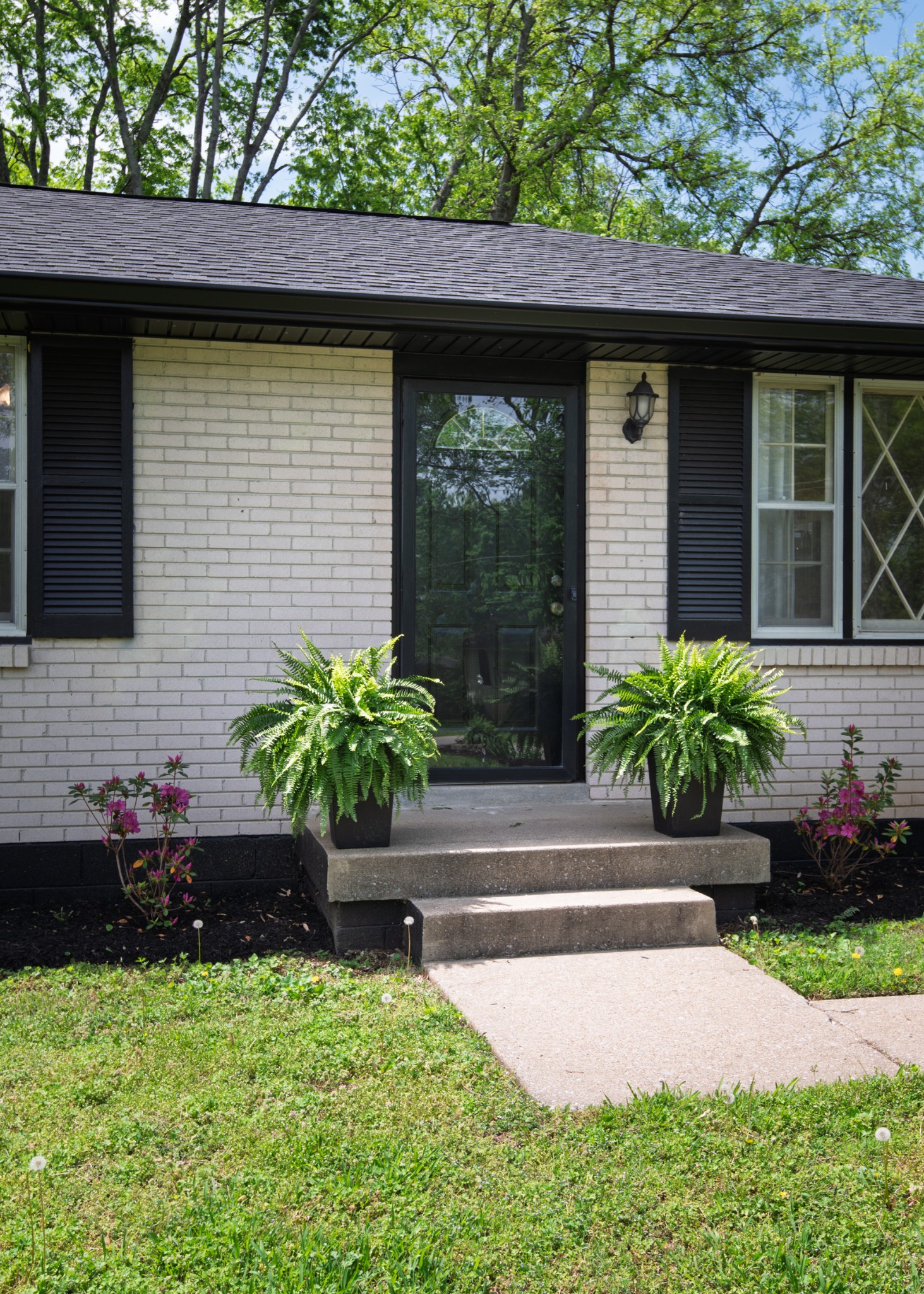 165 Chippendale Dr