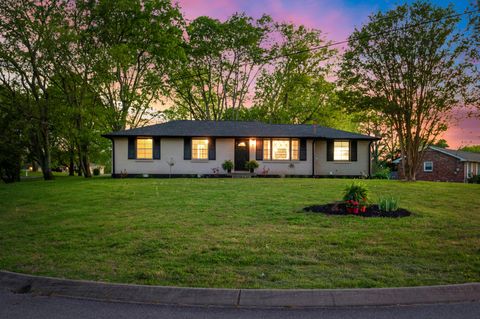 165 Chippendale Dr Hendersonville TN 37075