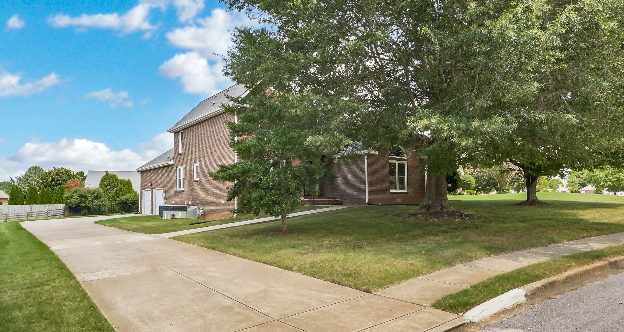 156 Archgate Ct