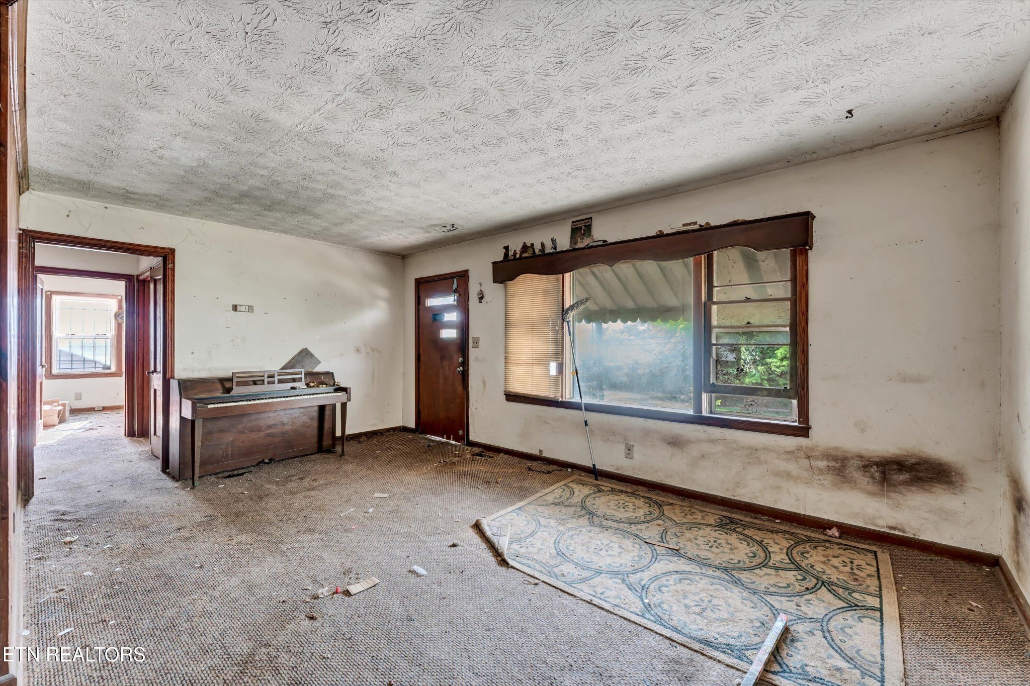 2419 Cecil Ave