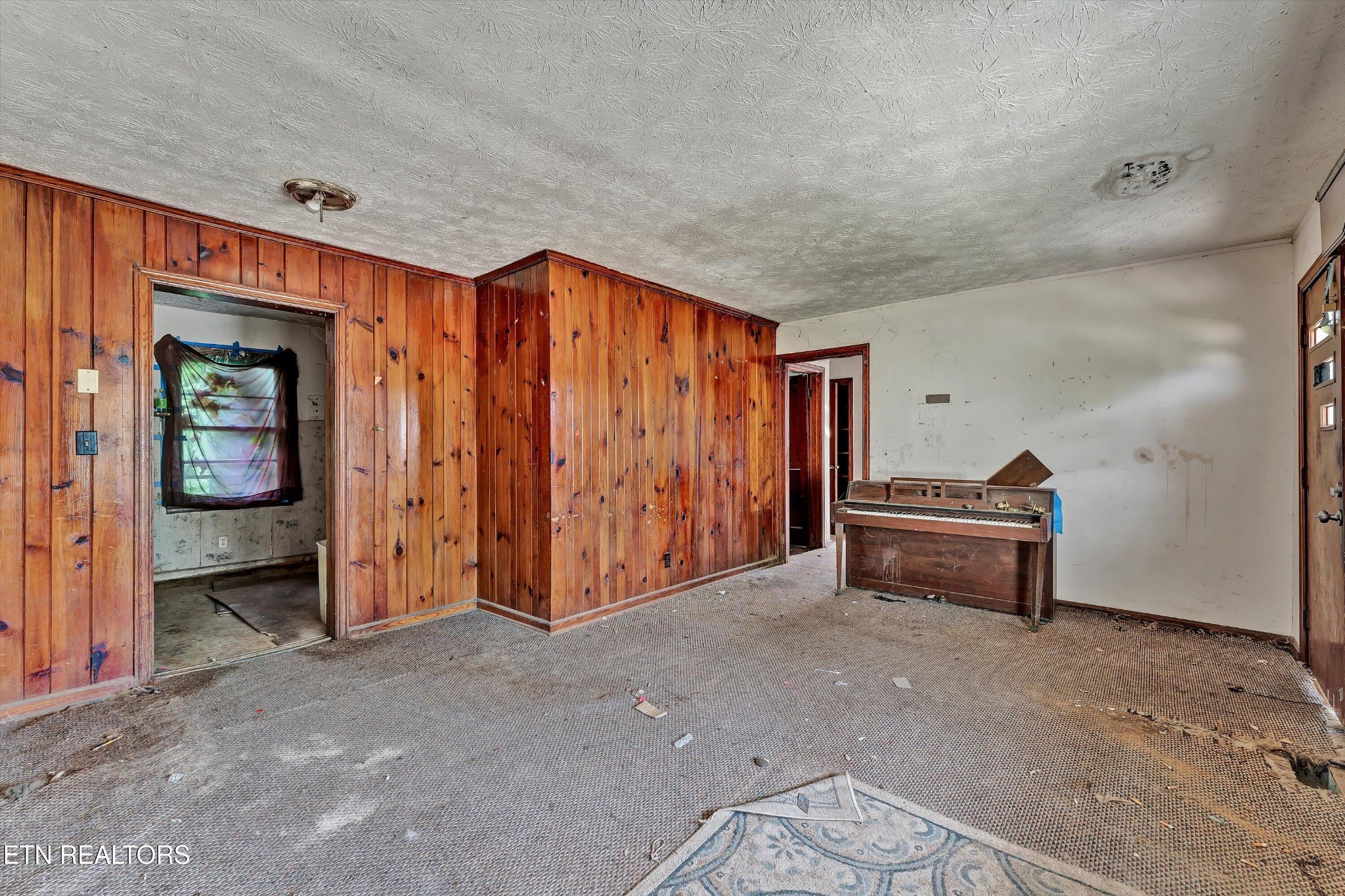 2419 Cecil Ave