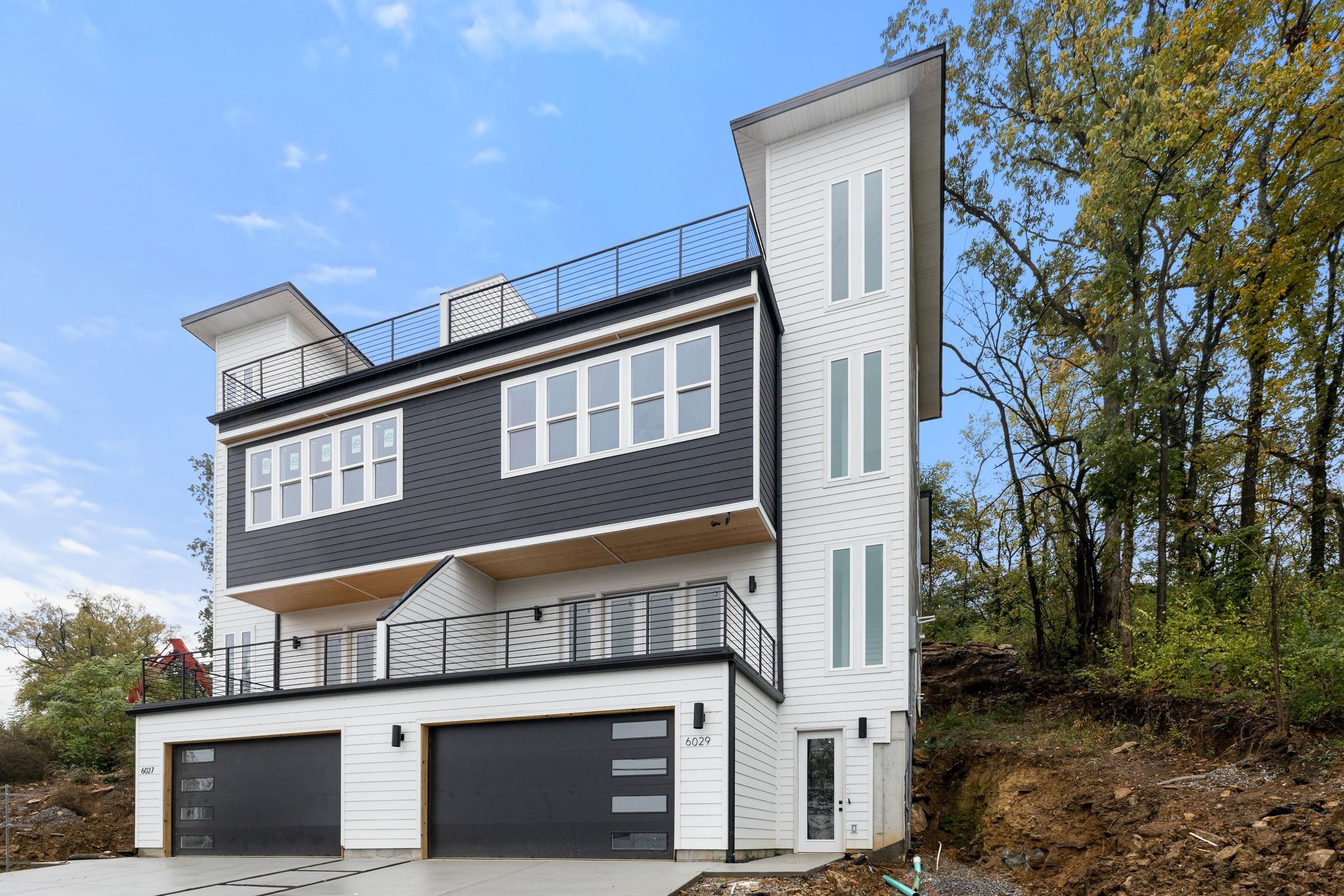 6029 Hill Circle