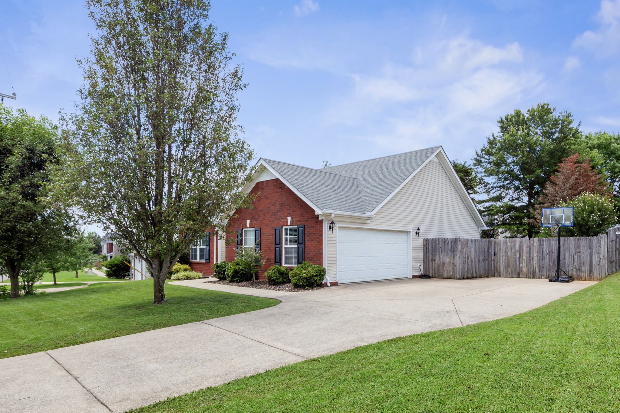 3313 Monoco Dr
