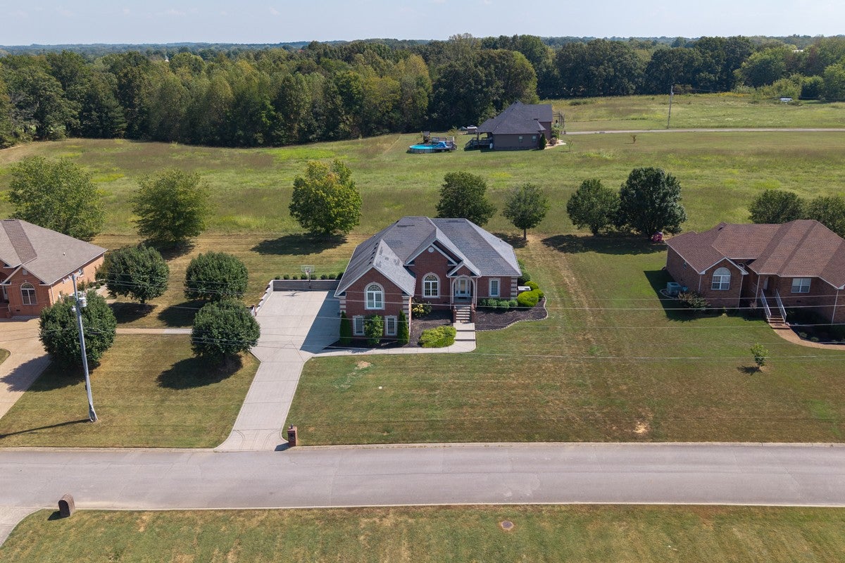 1015 Fairways Dr