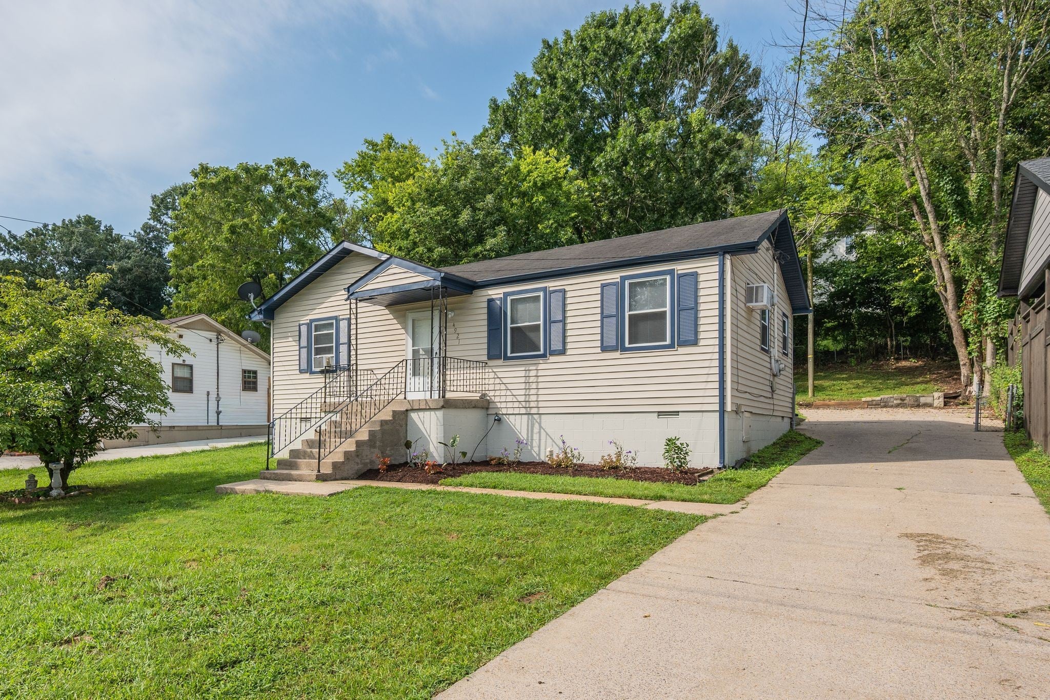 4921 Barclay Square Dr