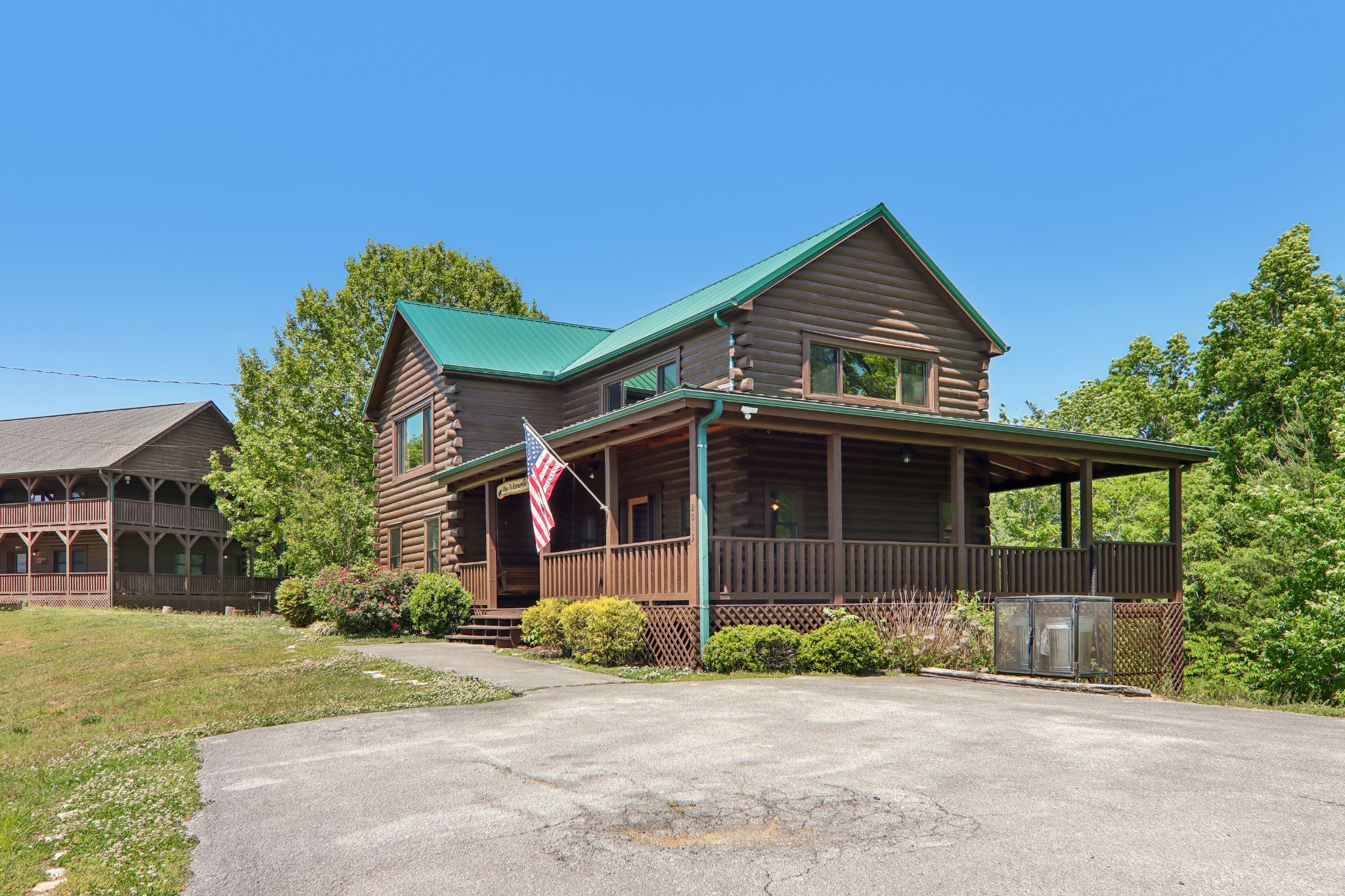 2043 Oakmont Dr