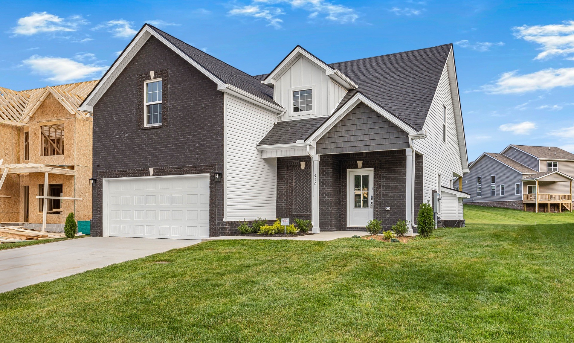 910 Inverness Ln