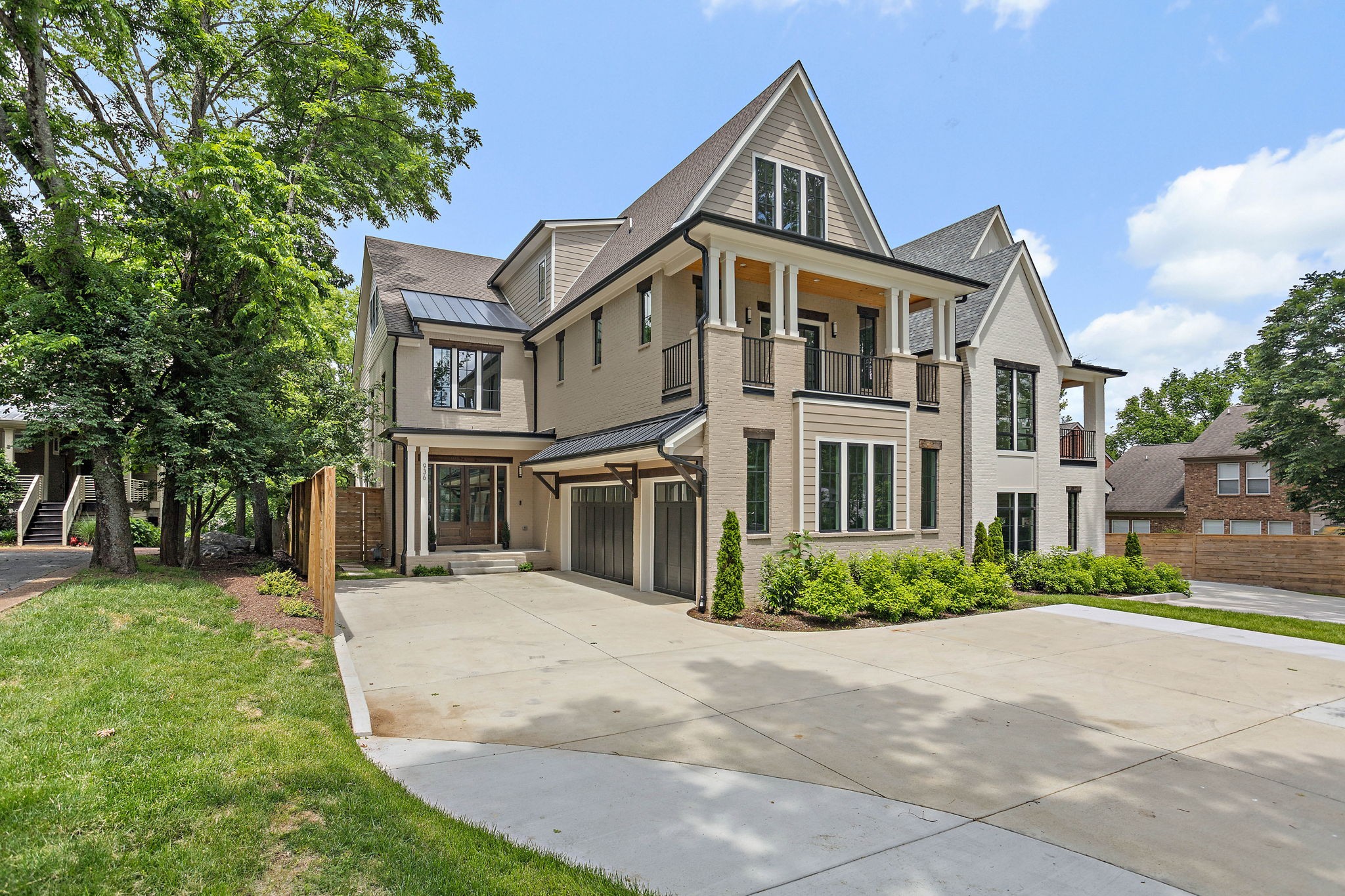 936 Battery Ln