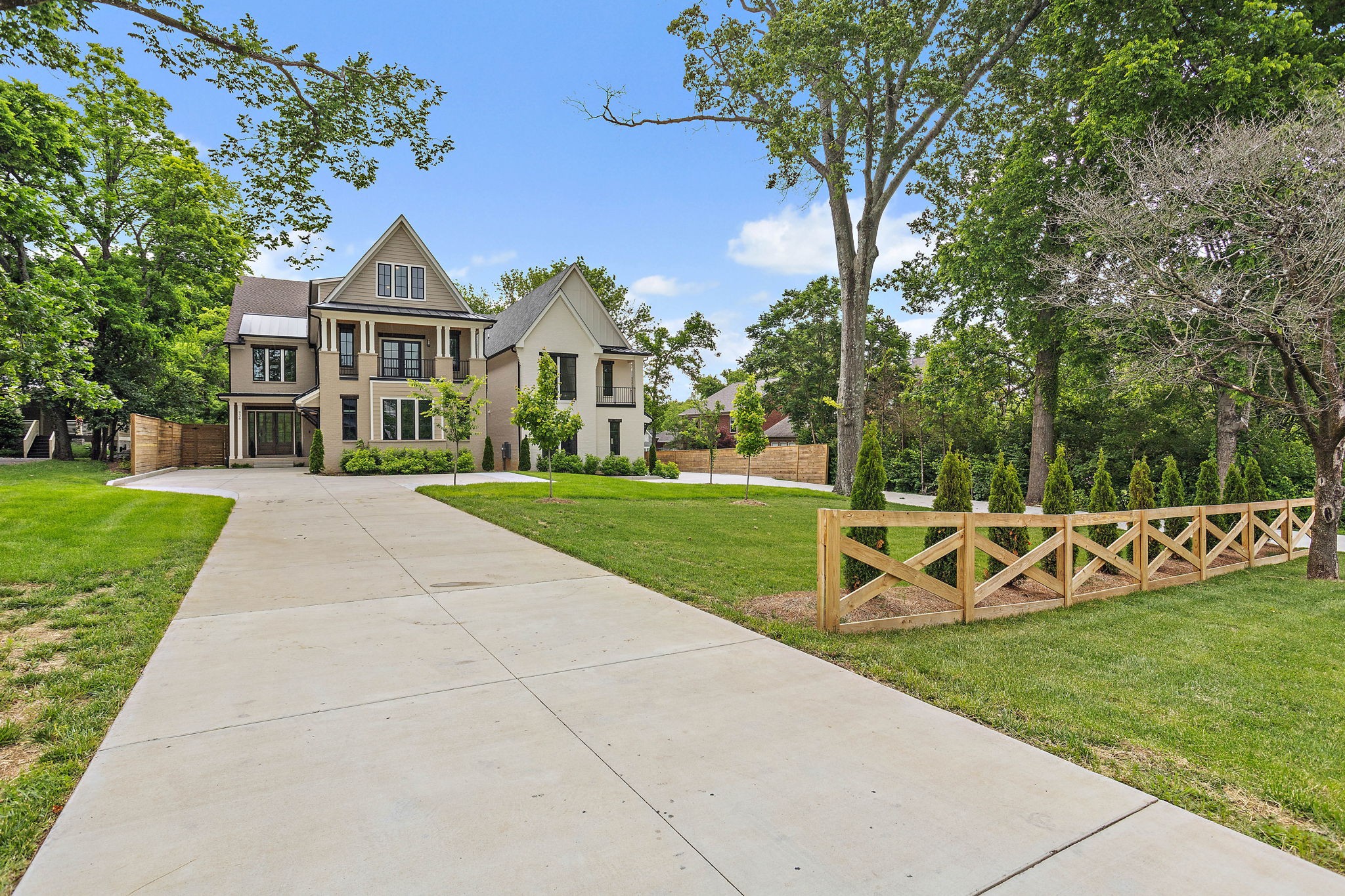936 Battery Ln