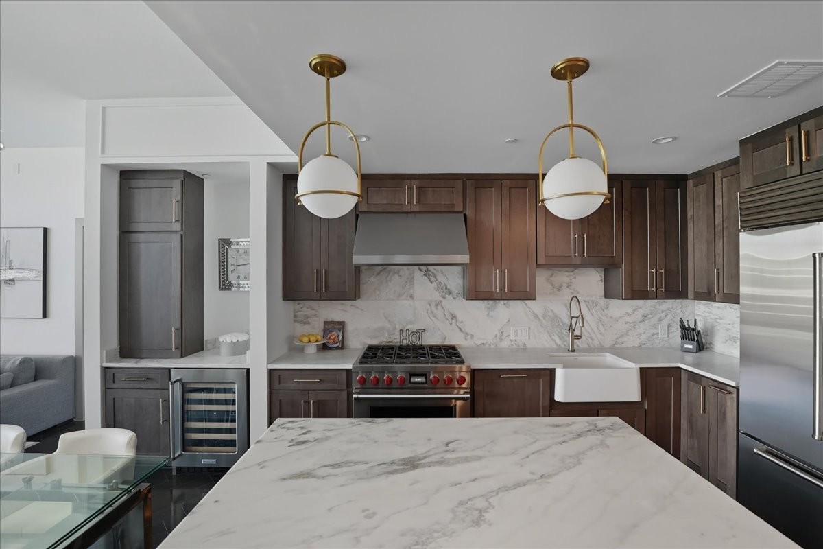 1616 West End Ave 2906