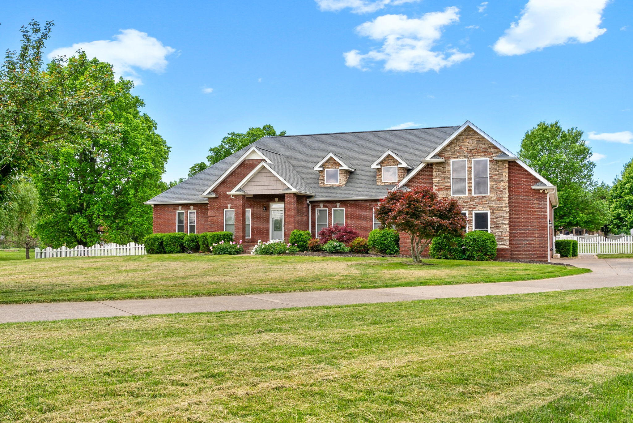 476 Maxshire Ct