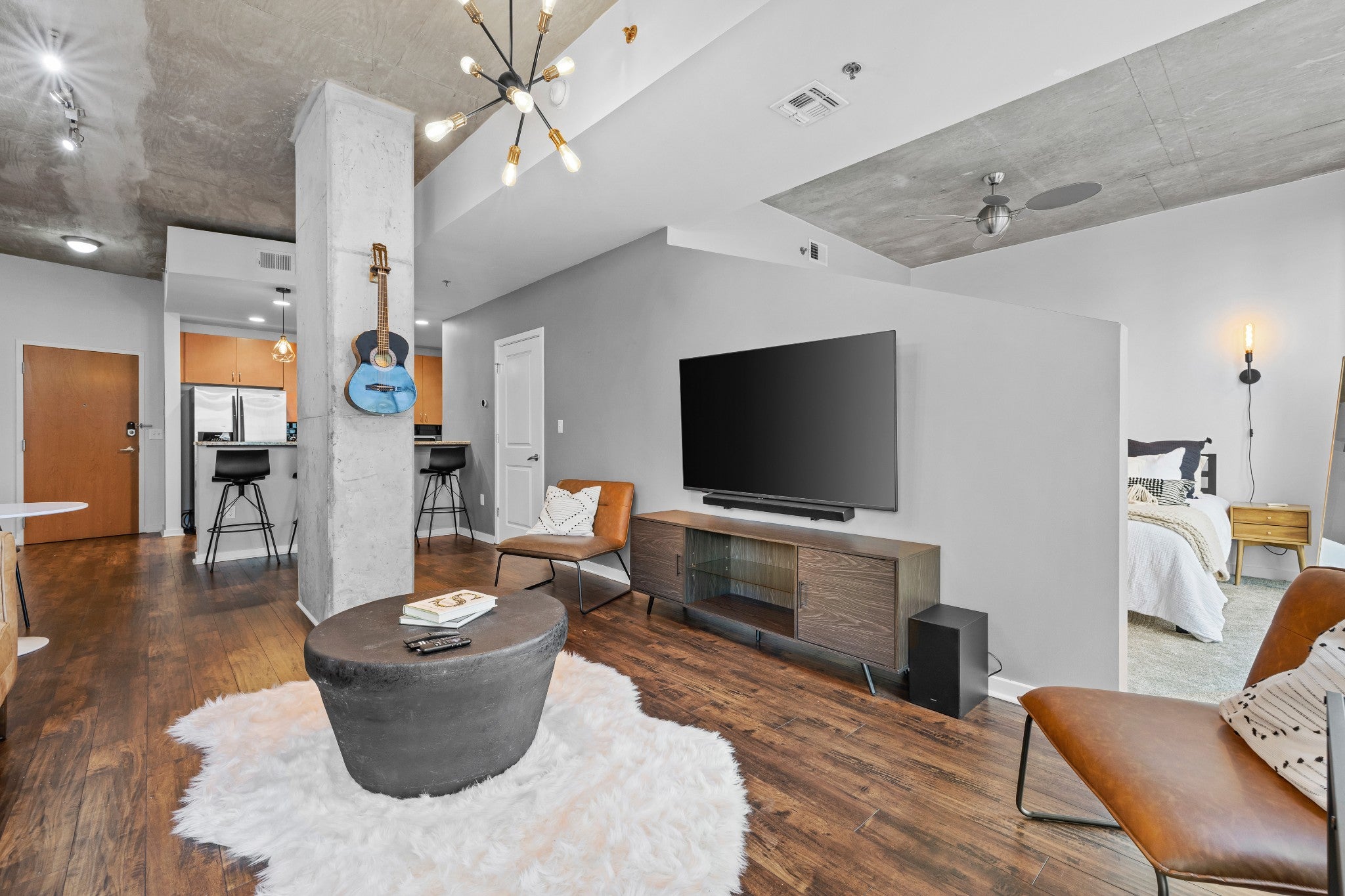 301 Demonbreun St 809