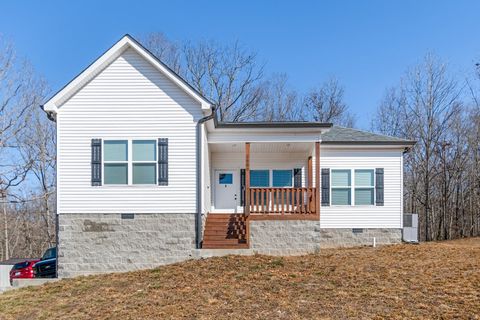 2800 N Hurricane Creek Rd Mc Ewen TN 37101