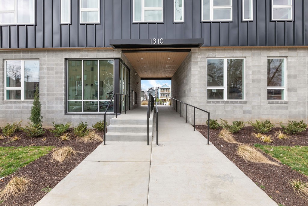 1310 Lischey Ave 104