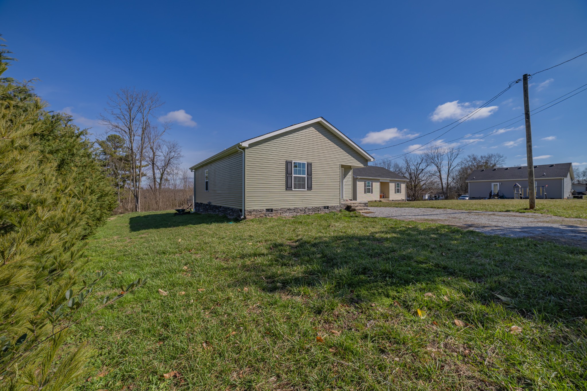 1015 Old Cowan Rd