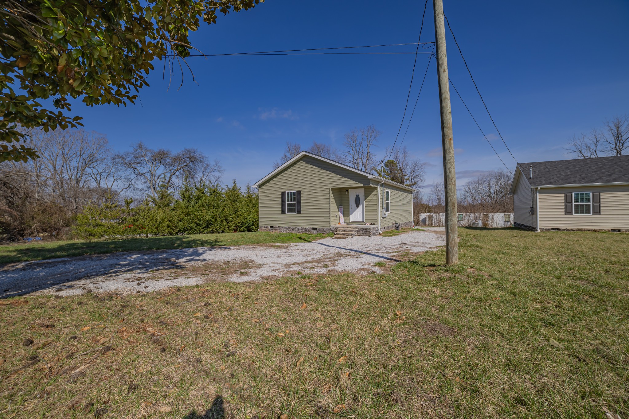 1015 Old Cowan Rd