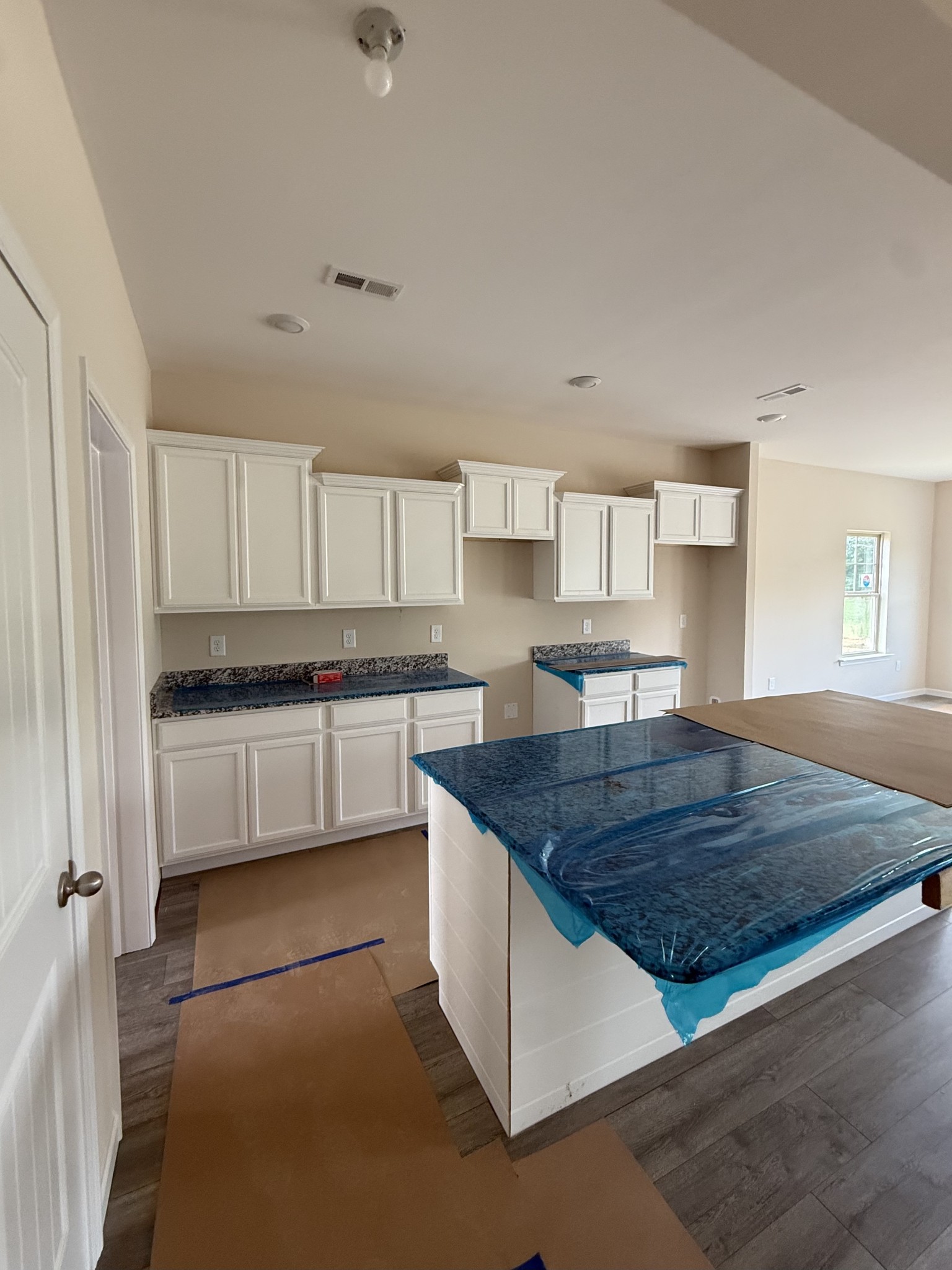 1114 Bluecreek Circle