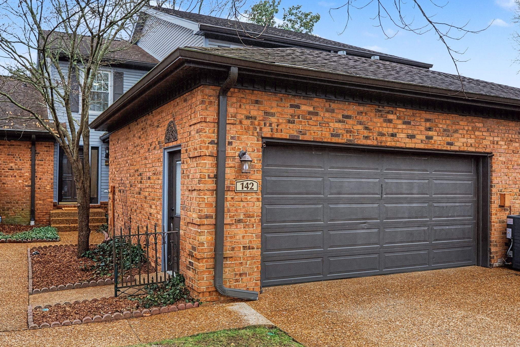 3-bed listing at 142 Hearthstone Manor Cir, Brentwood