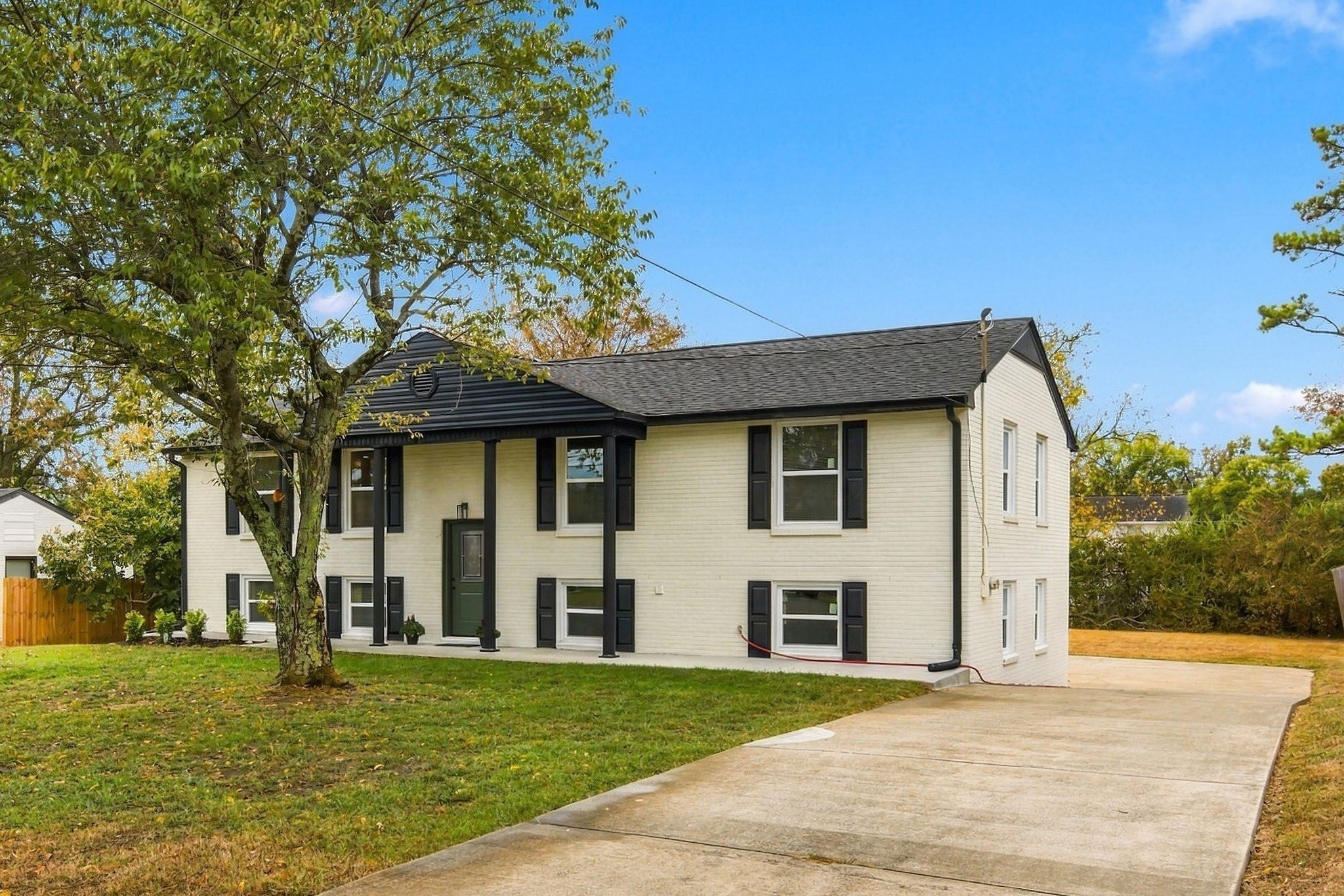 407 Lynn Dr