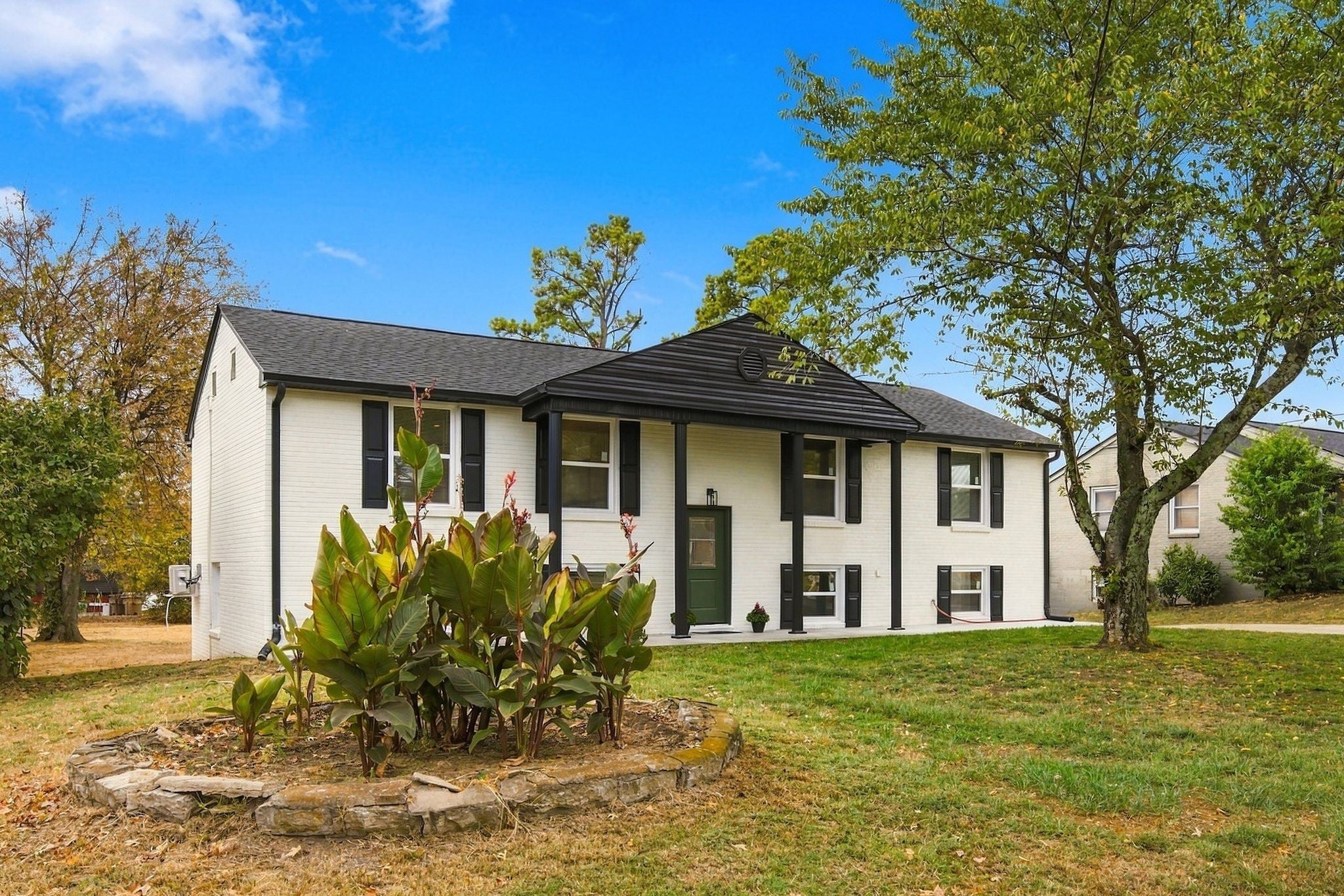 407 Lynn Dr