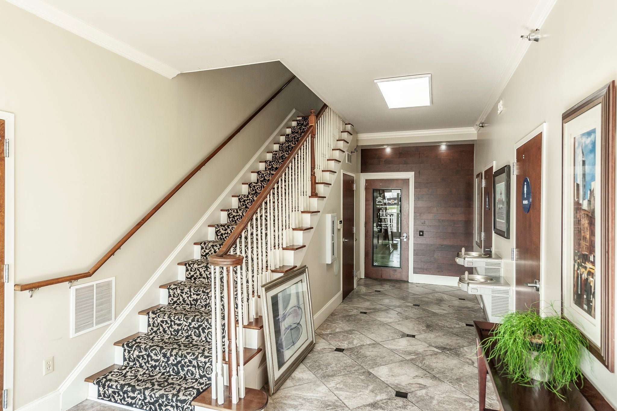 700 E Main St