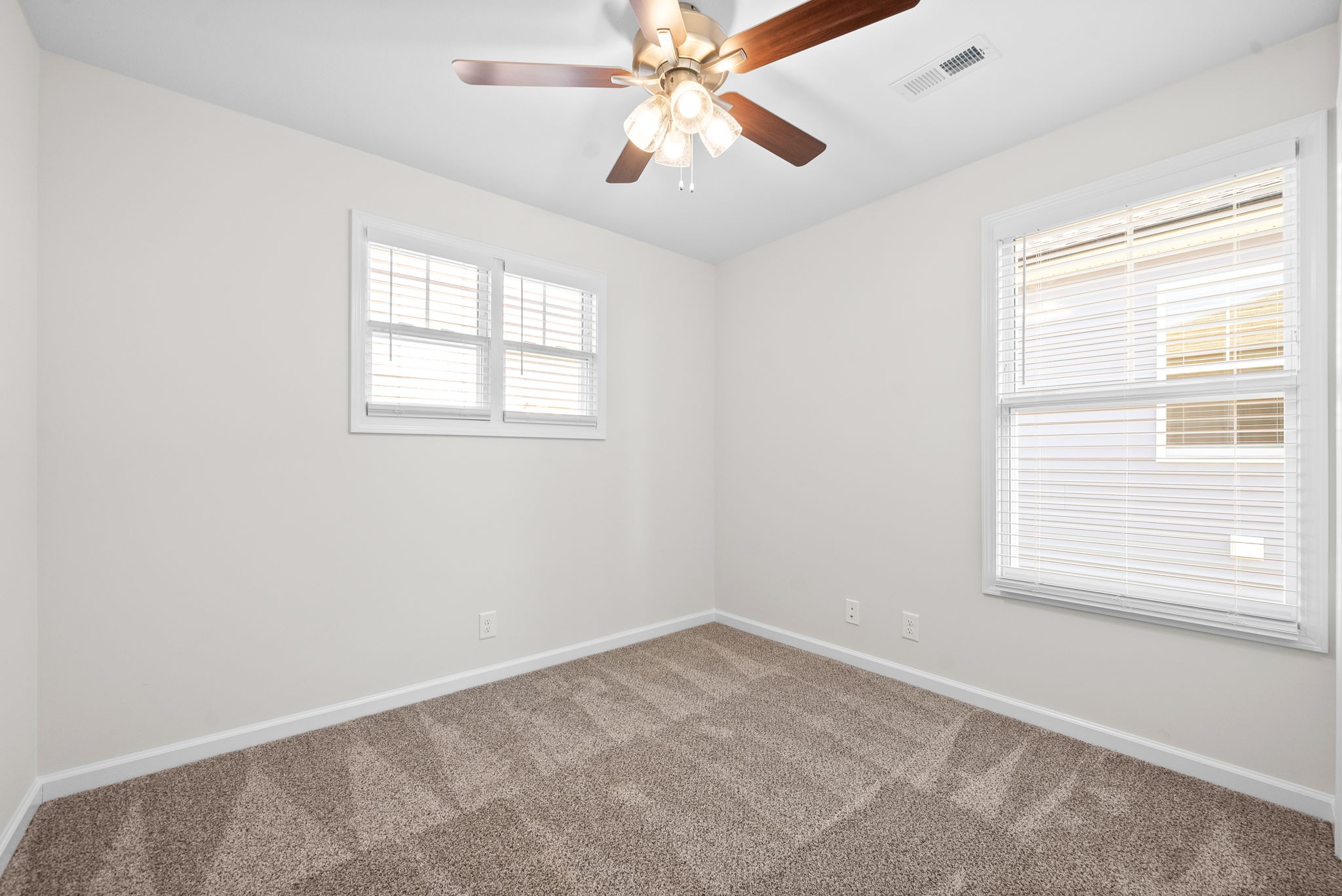 Clarksville, Tennessee 37043, United States, 3 Bedrooms Bedrooms, ,3 BathroomsBathrooms,Residential,Active,188744