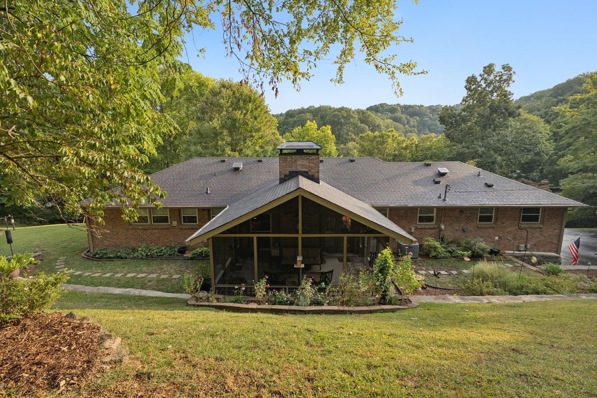 3-bed listing at 6601 Harcourt Cir, Nashville