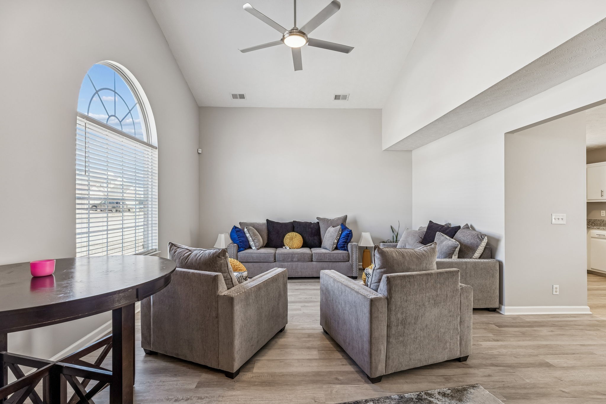 1548 Emerald Bay Blvd