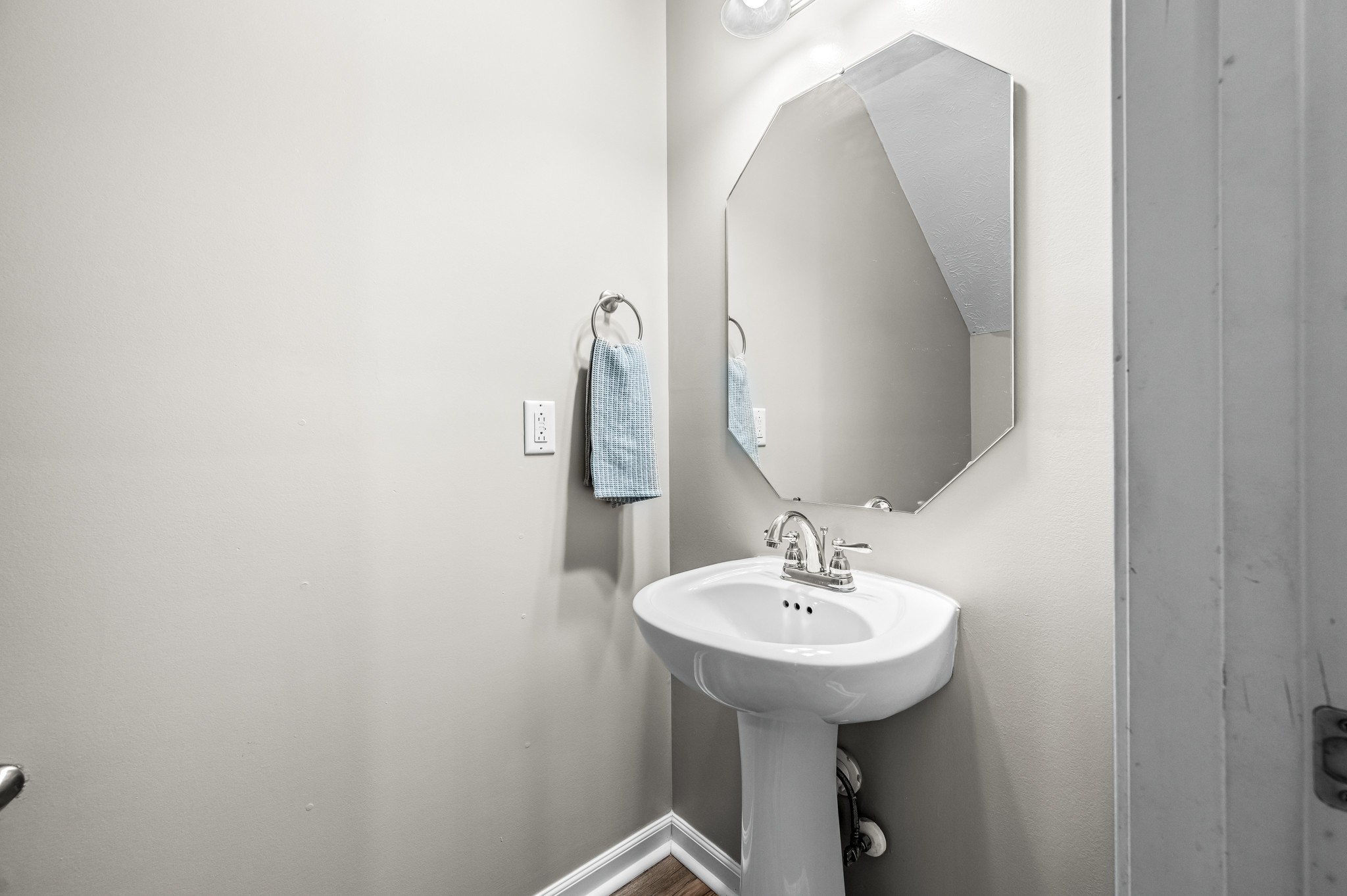 1825 Warmingfield Dr