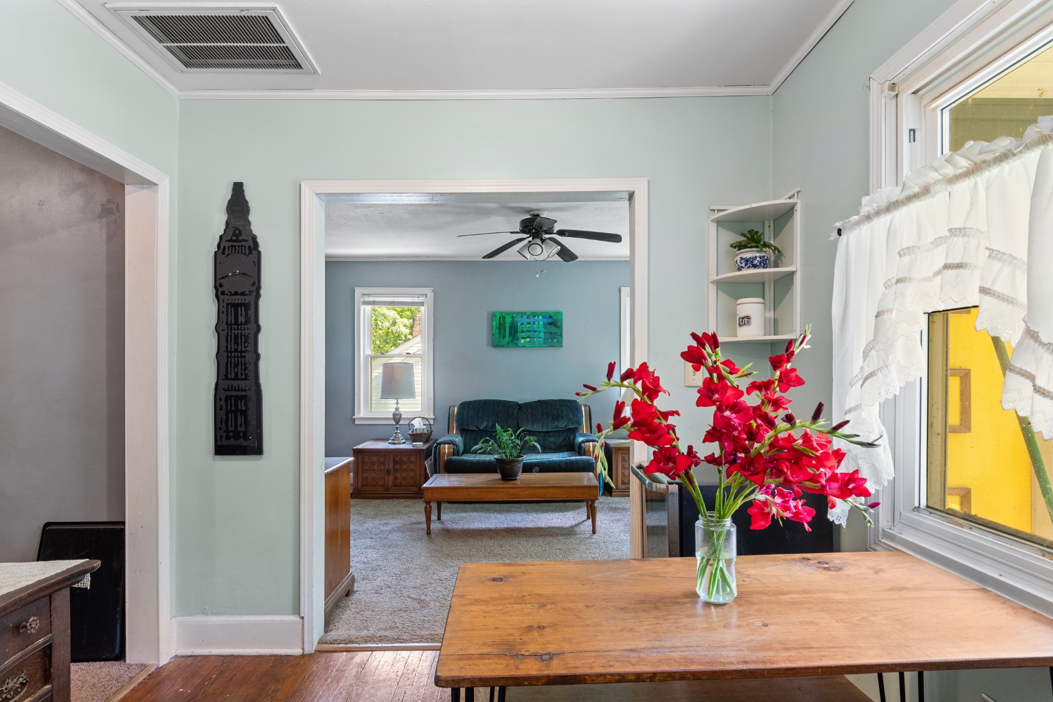 208 Inglewood Dr