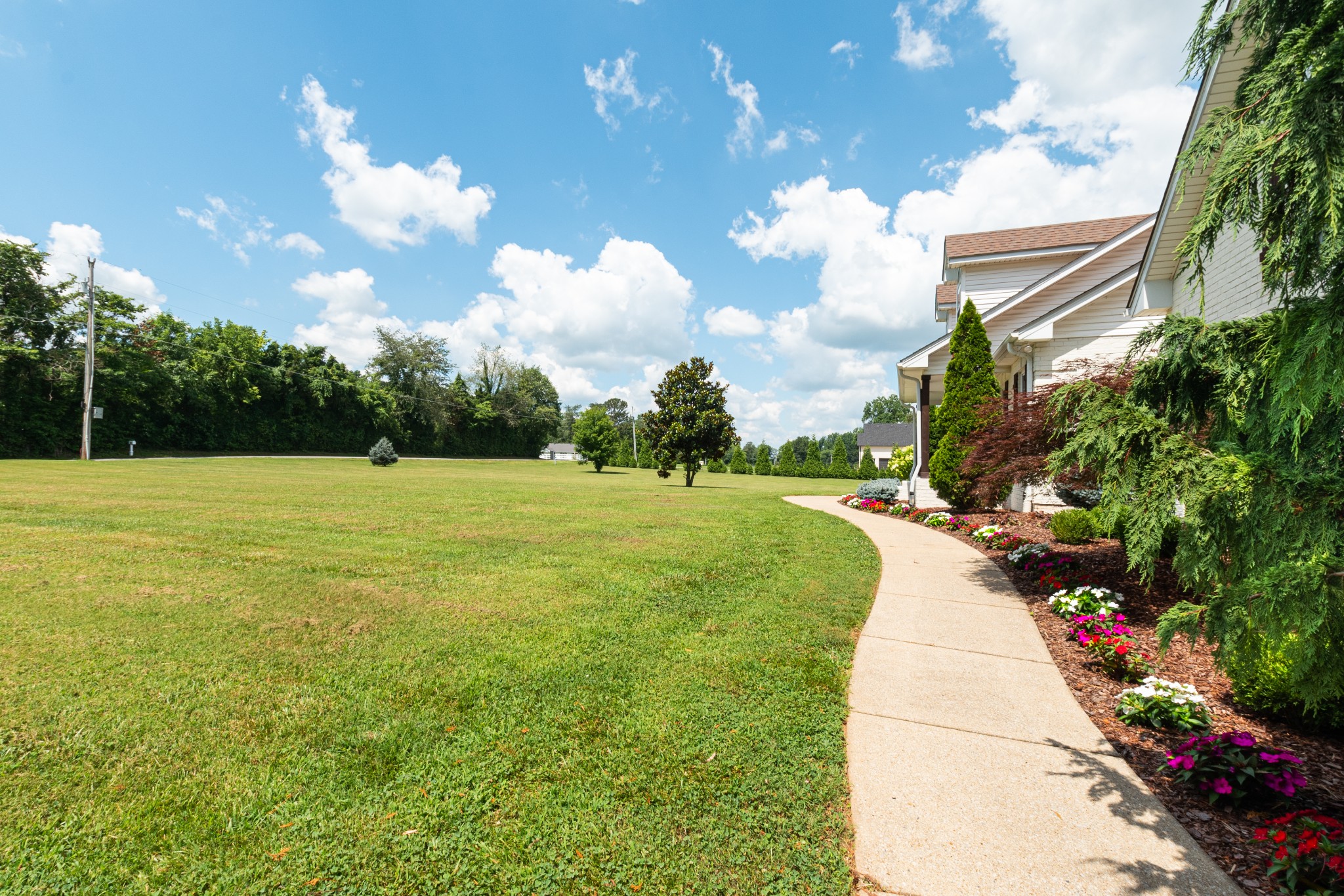 122 W Harper Rd