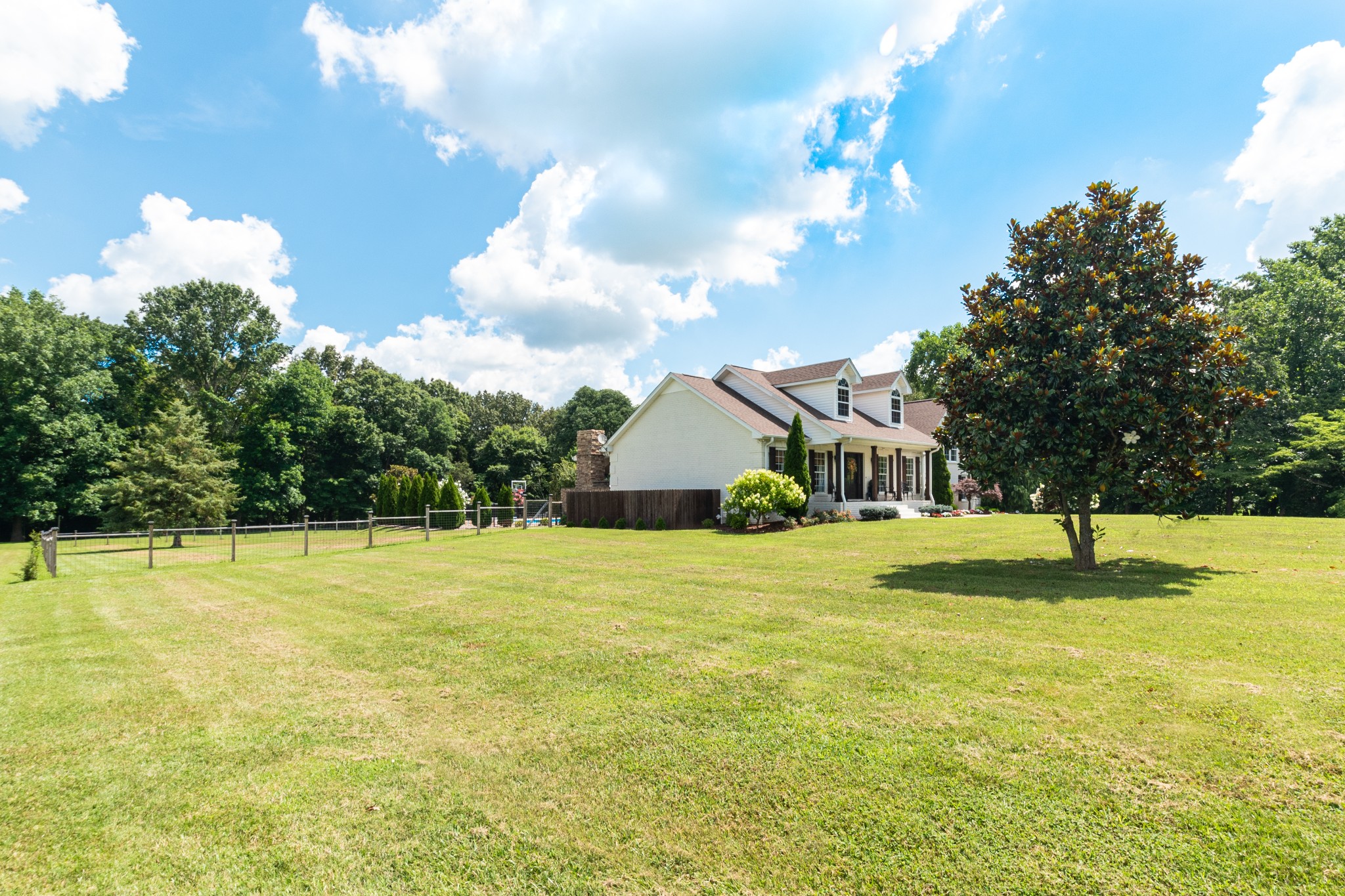 122 W Harper Rd