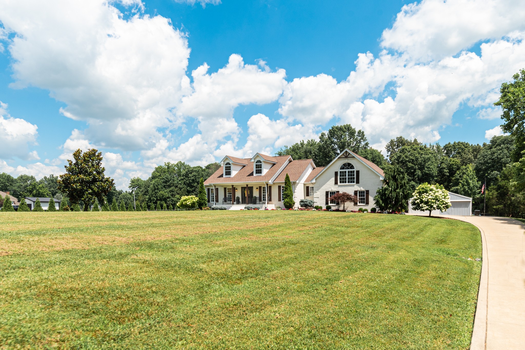 122 W Harper Rd