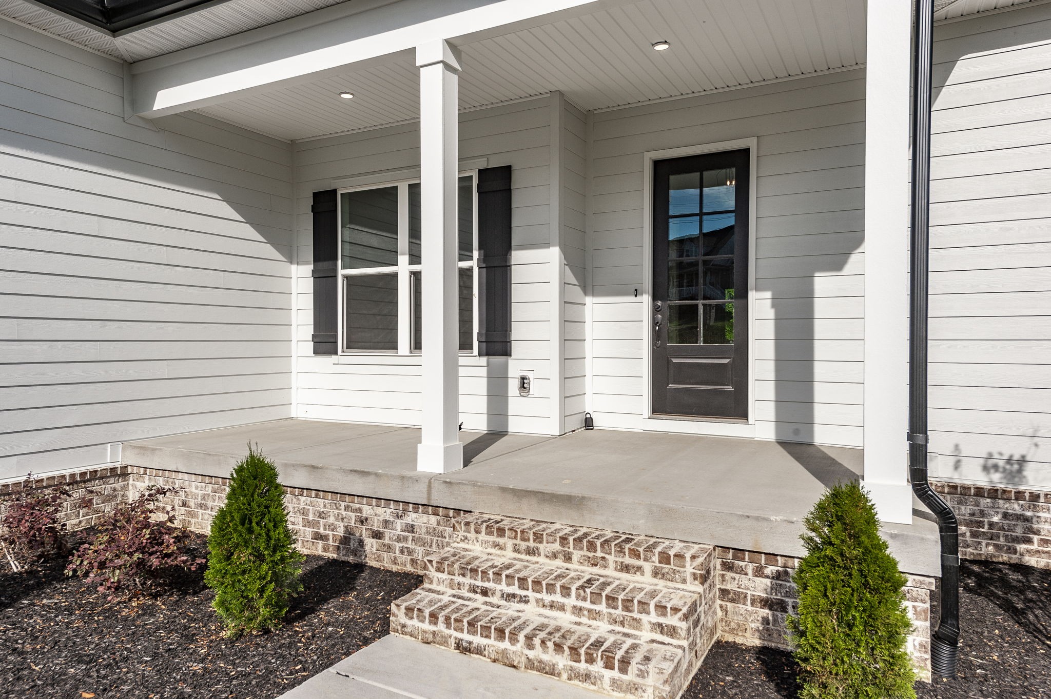 330 Thoroughbred Ln