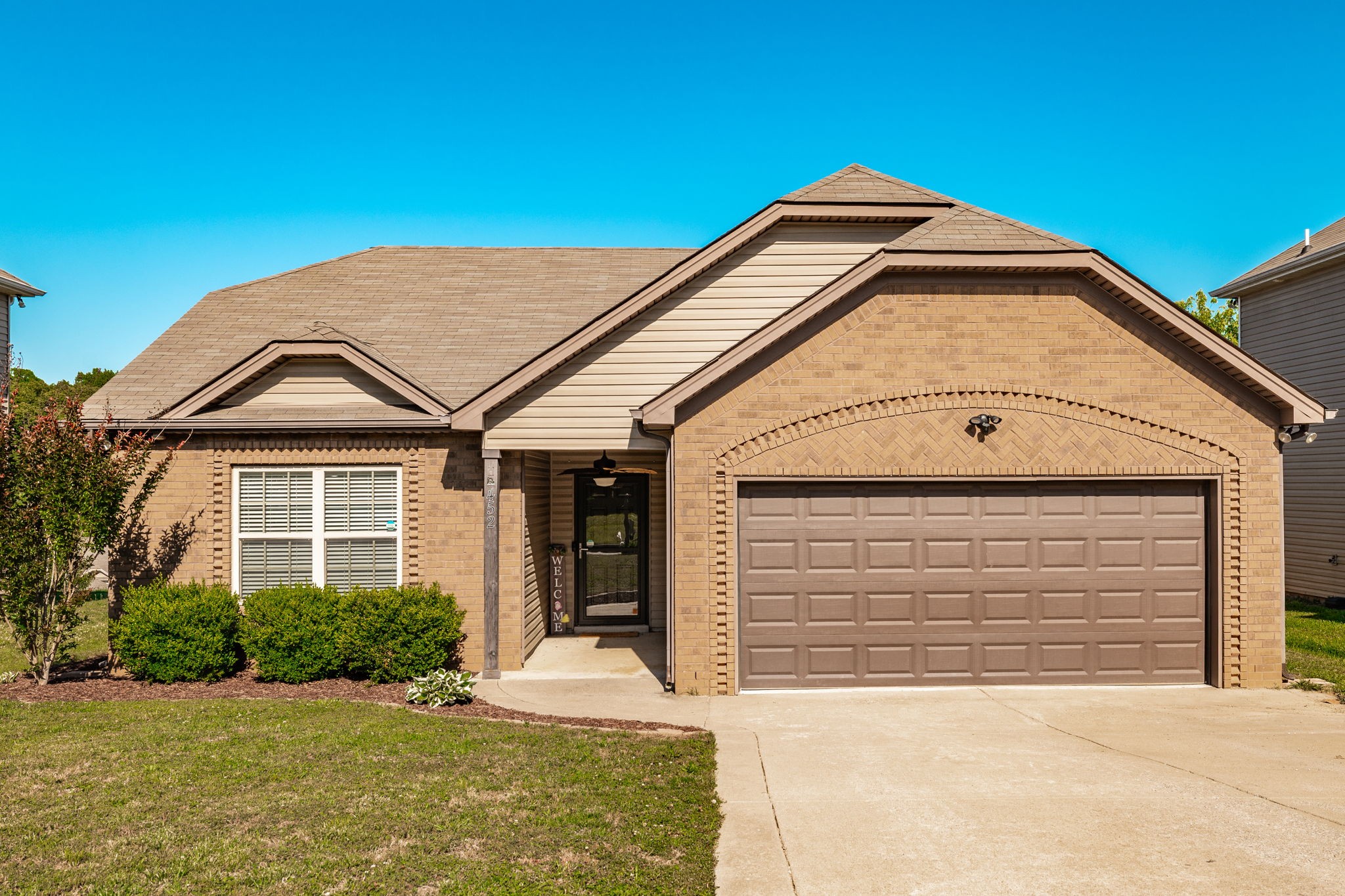 452 Golf Club Ln